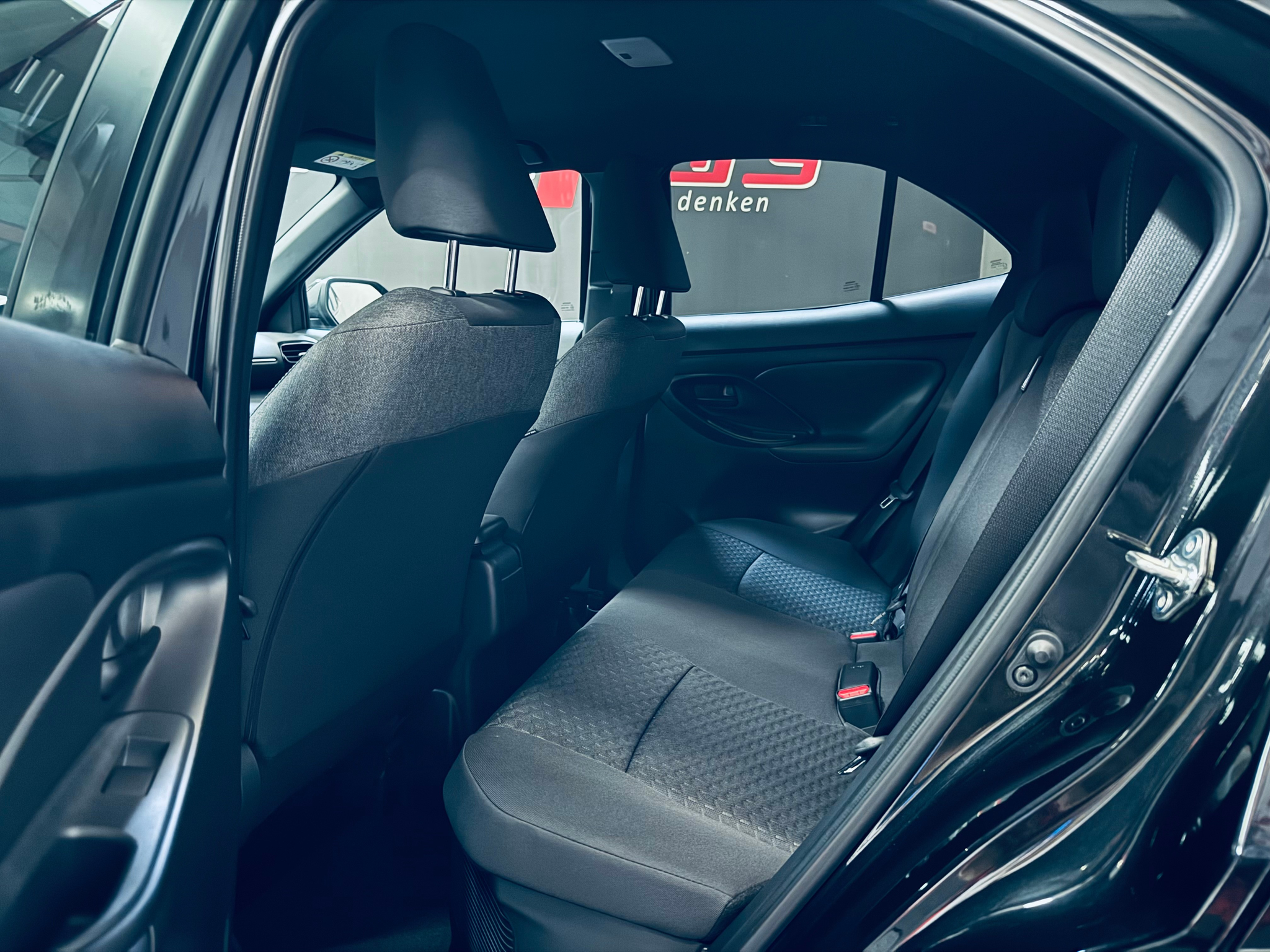 listing desktop thumbnail image 10