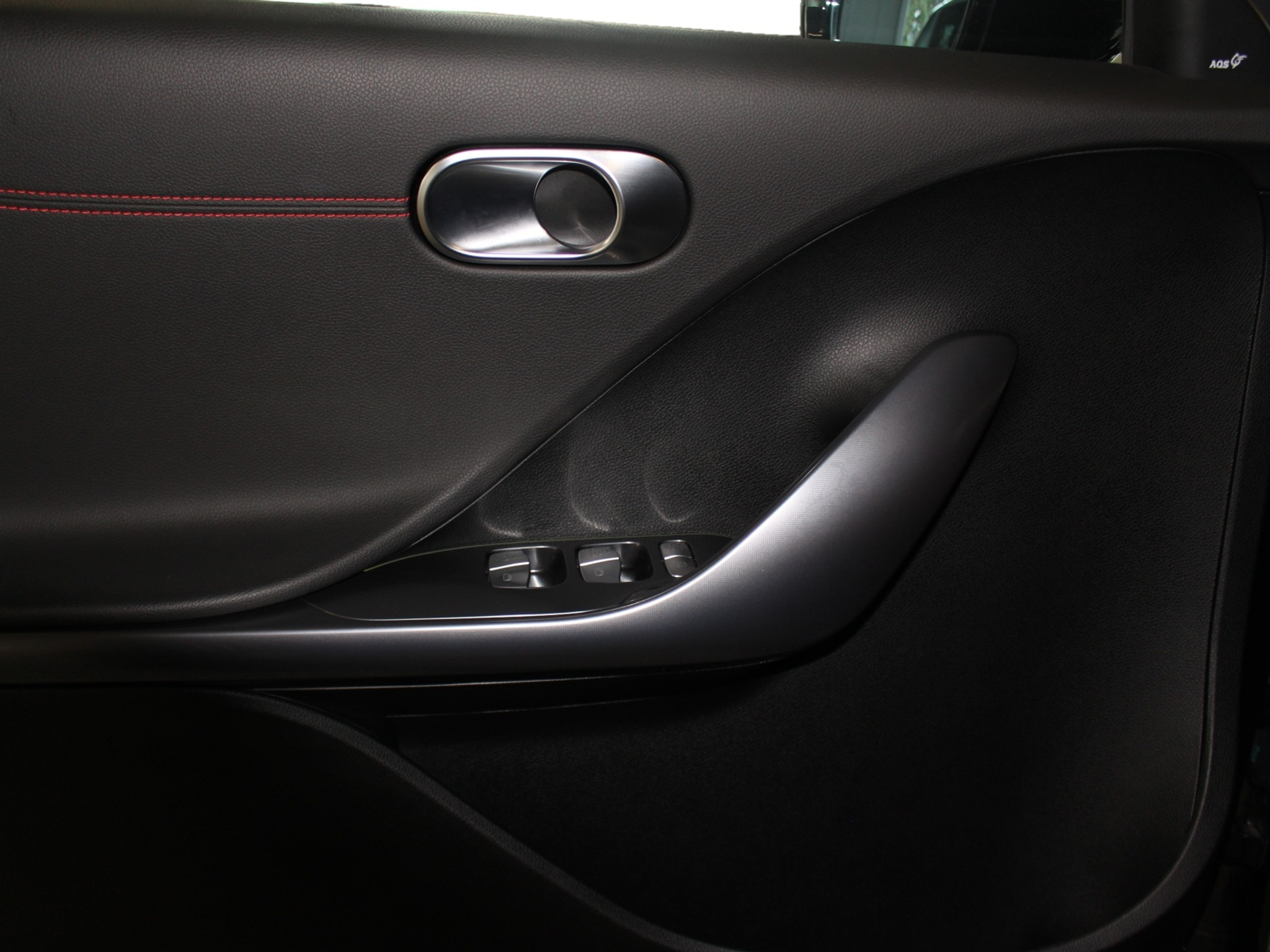 listing desktop thumbnail image 9