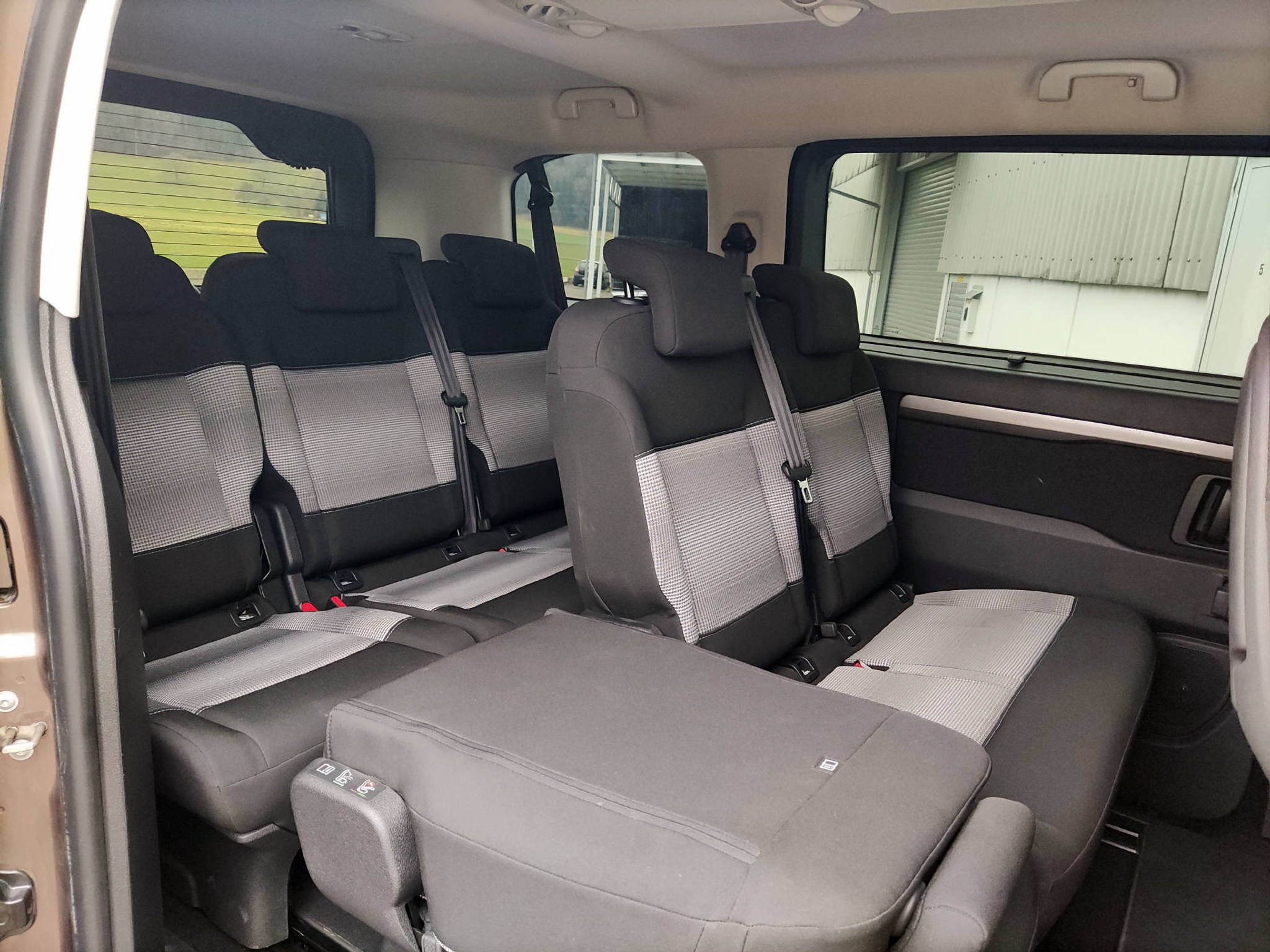 listing desktop thumbnail image 9