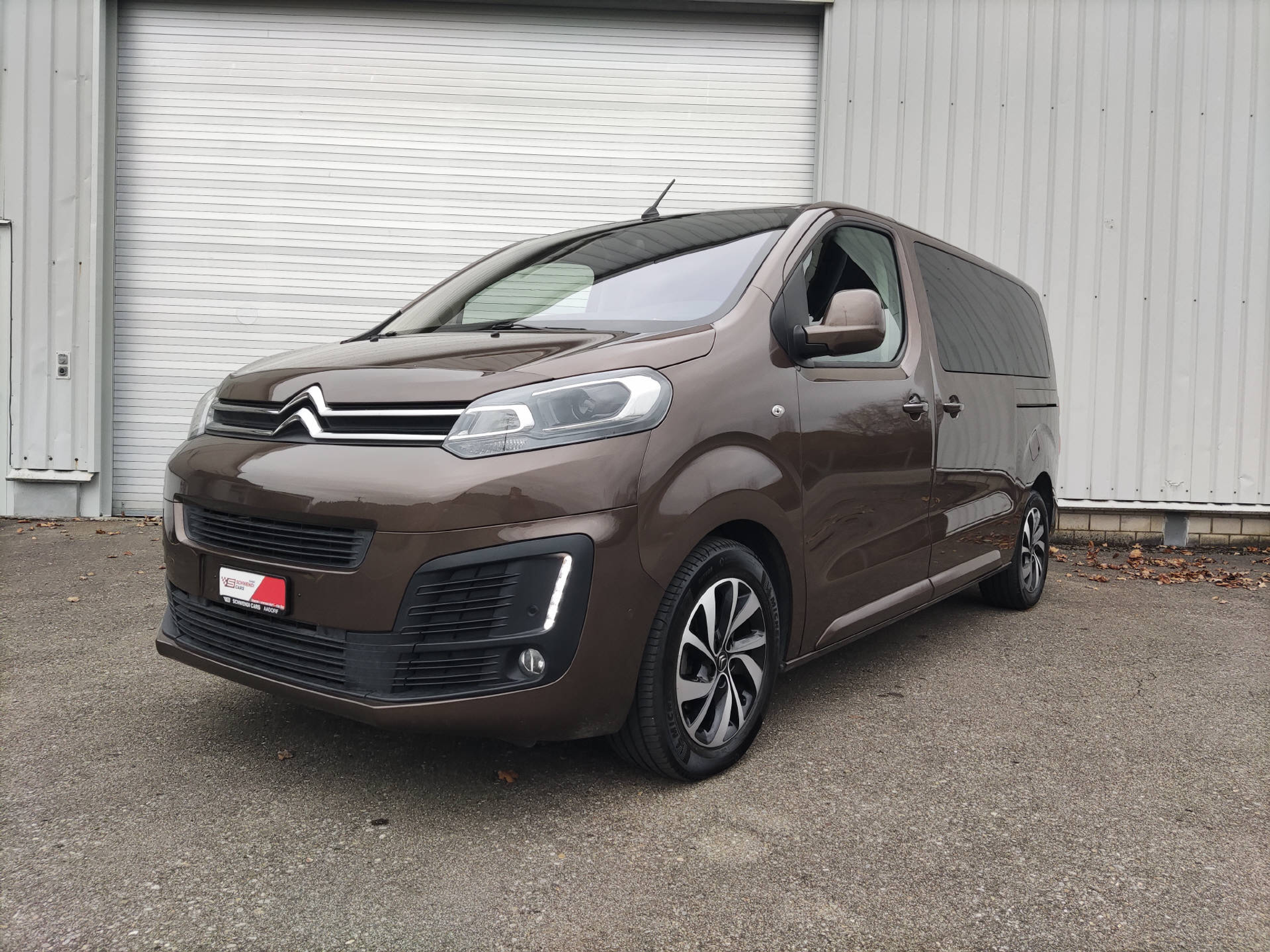 listing desktop thumbnail image 2