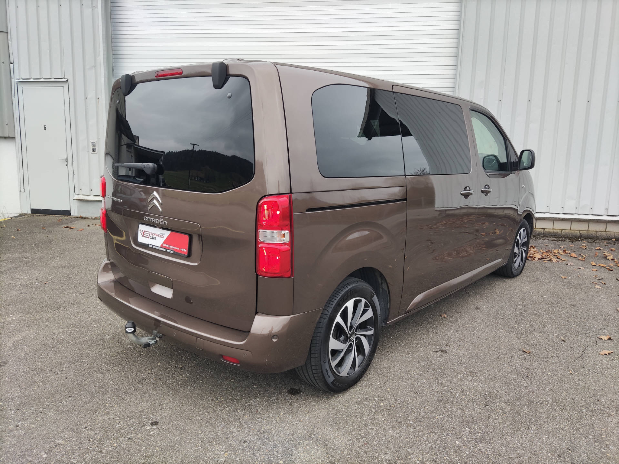 listing desktop thumbnail image 5