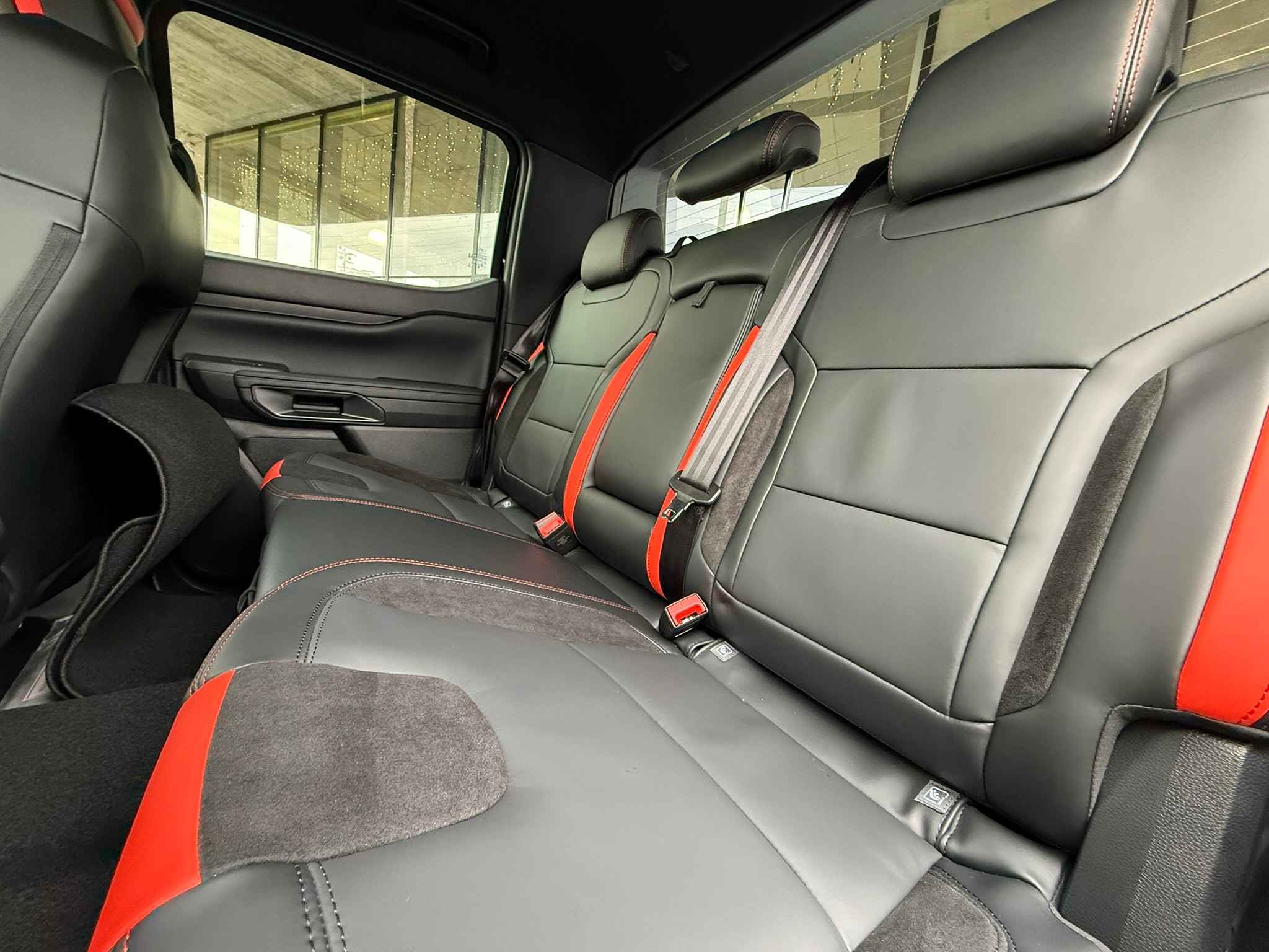 listing desktop thumbnail image 7