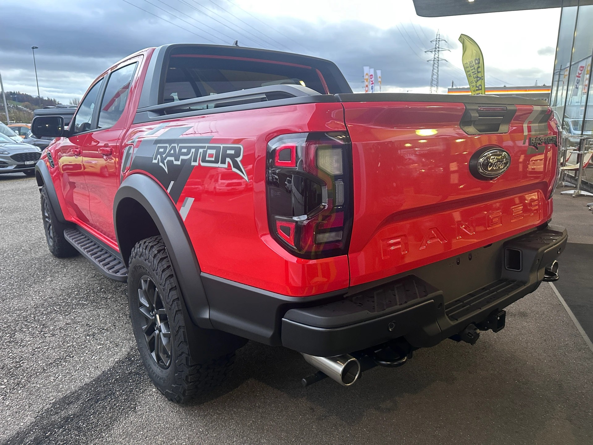 listing desktop thumbnail image 4