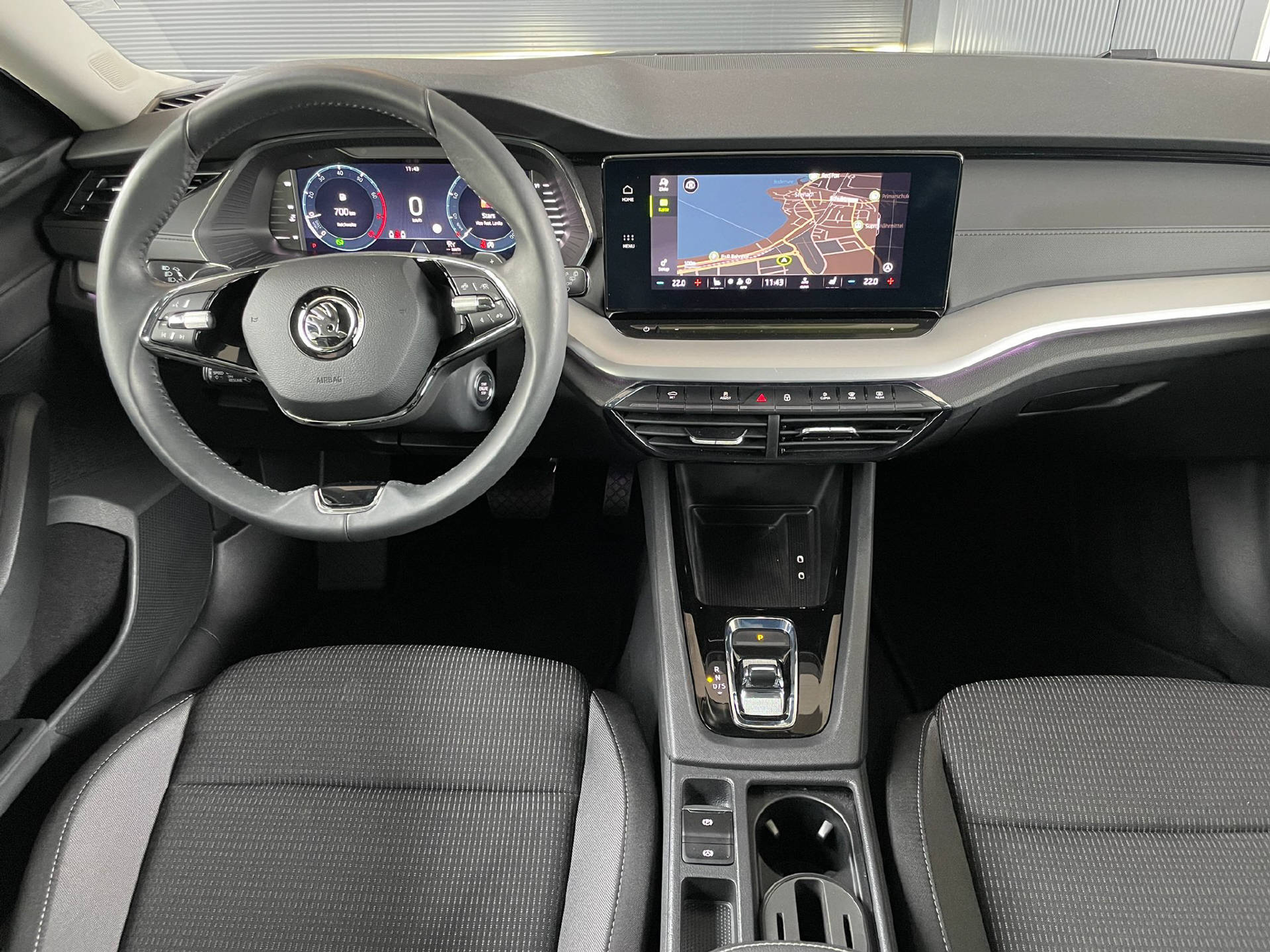 listing desktop thumbnail image 6