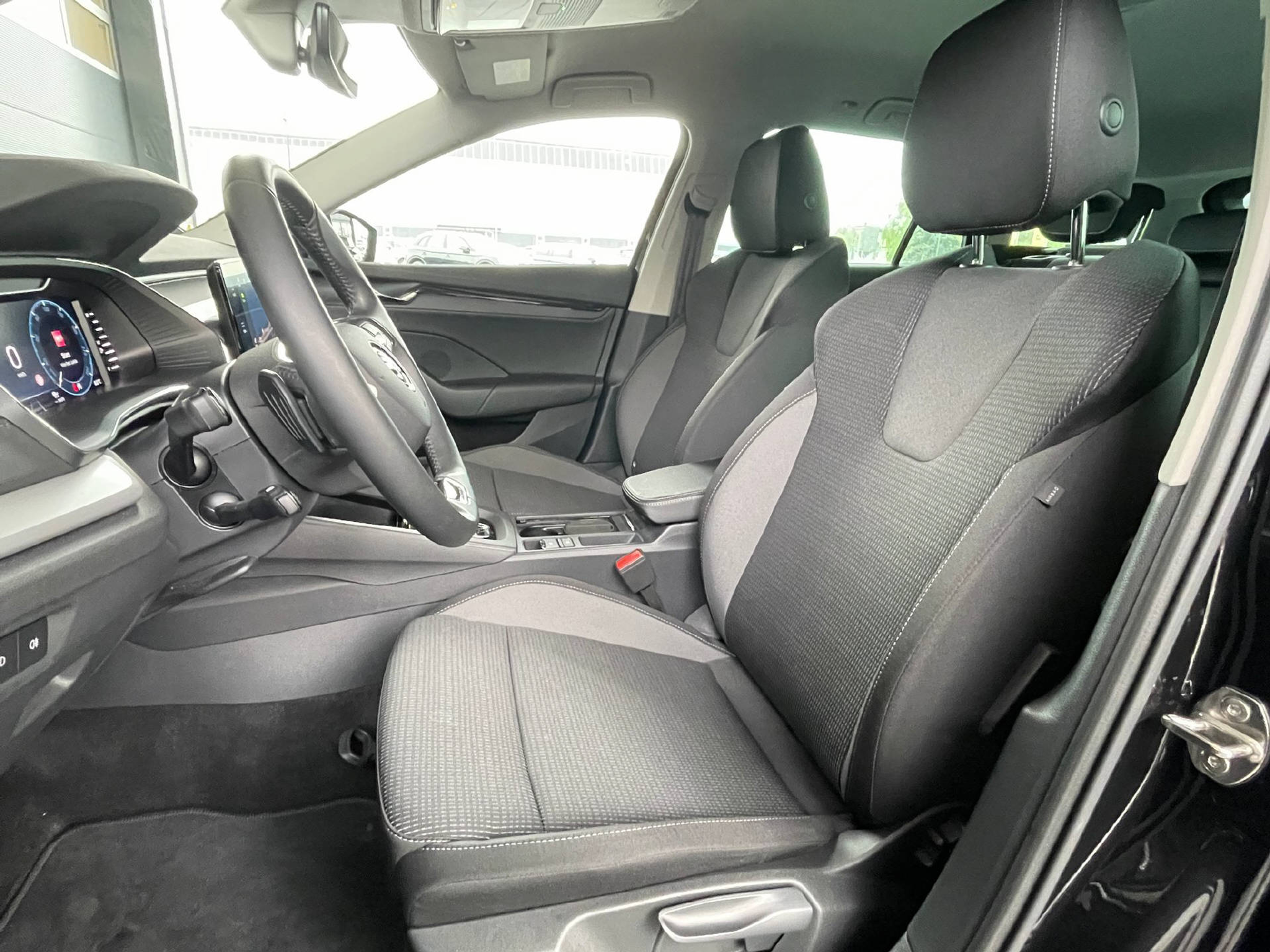 listing desktop thumbnail image 5