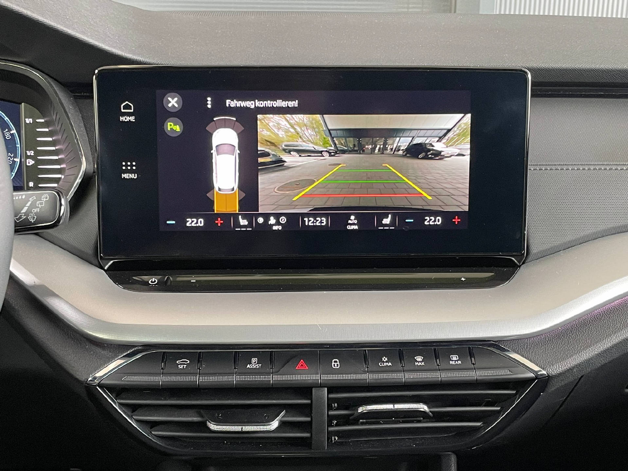 listing desktop thumbnail image 10