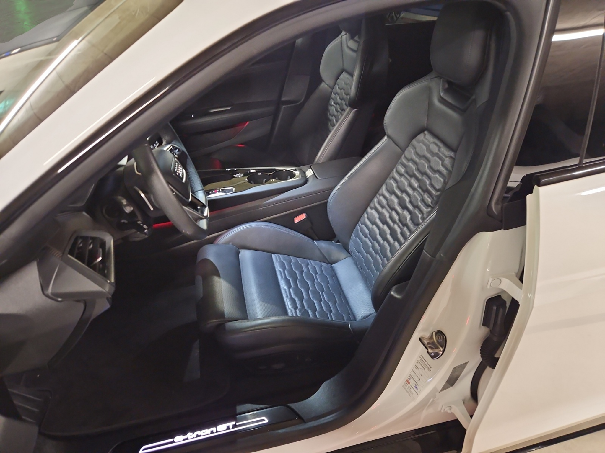 listing desktop thumbnail image 8