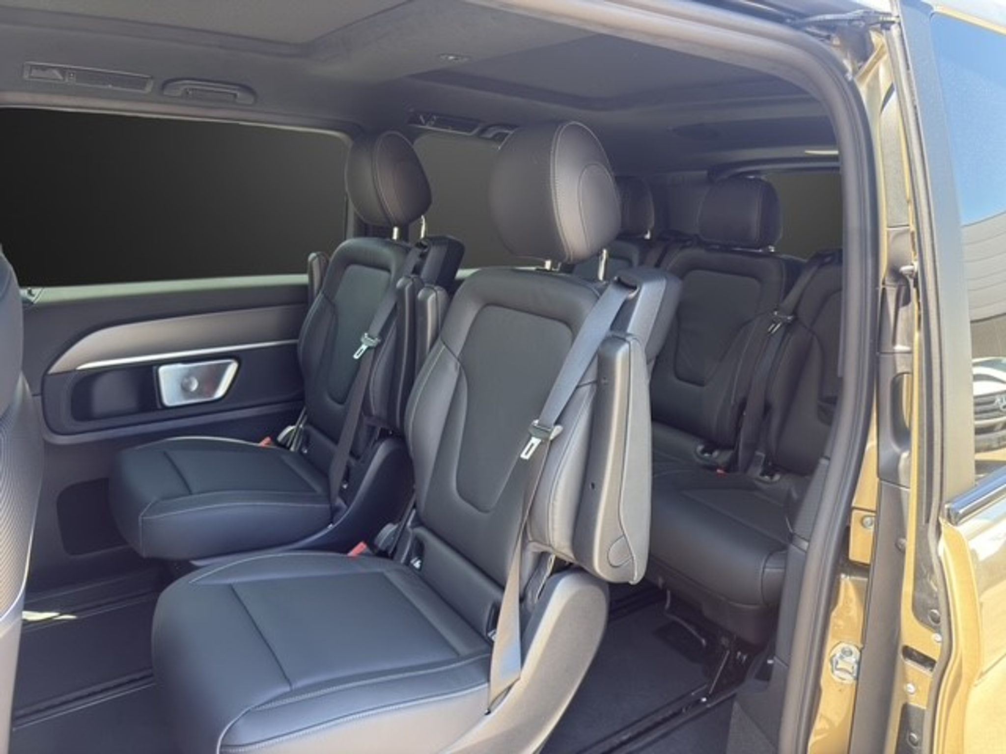 listing desktop thumbnail image 9