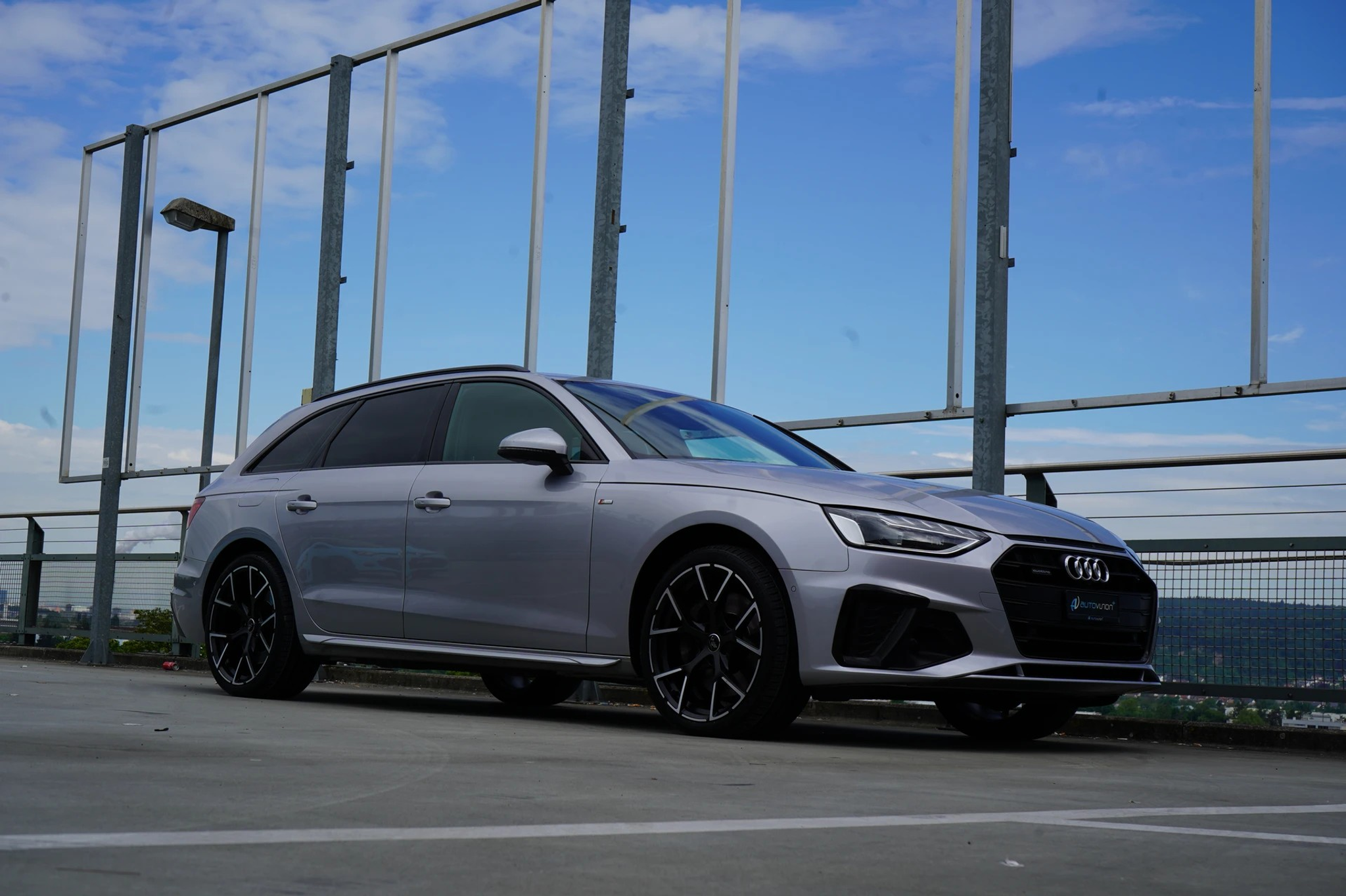 listing desktop thumbnail image 7