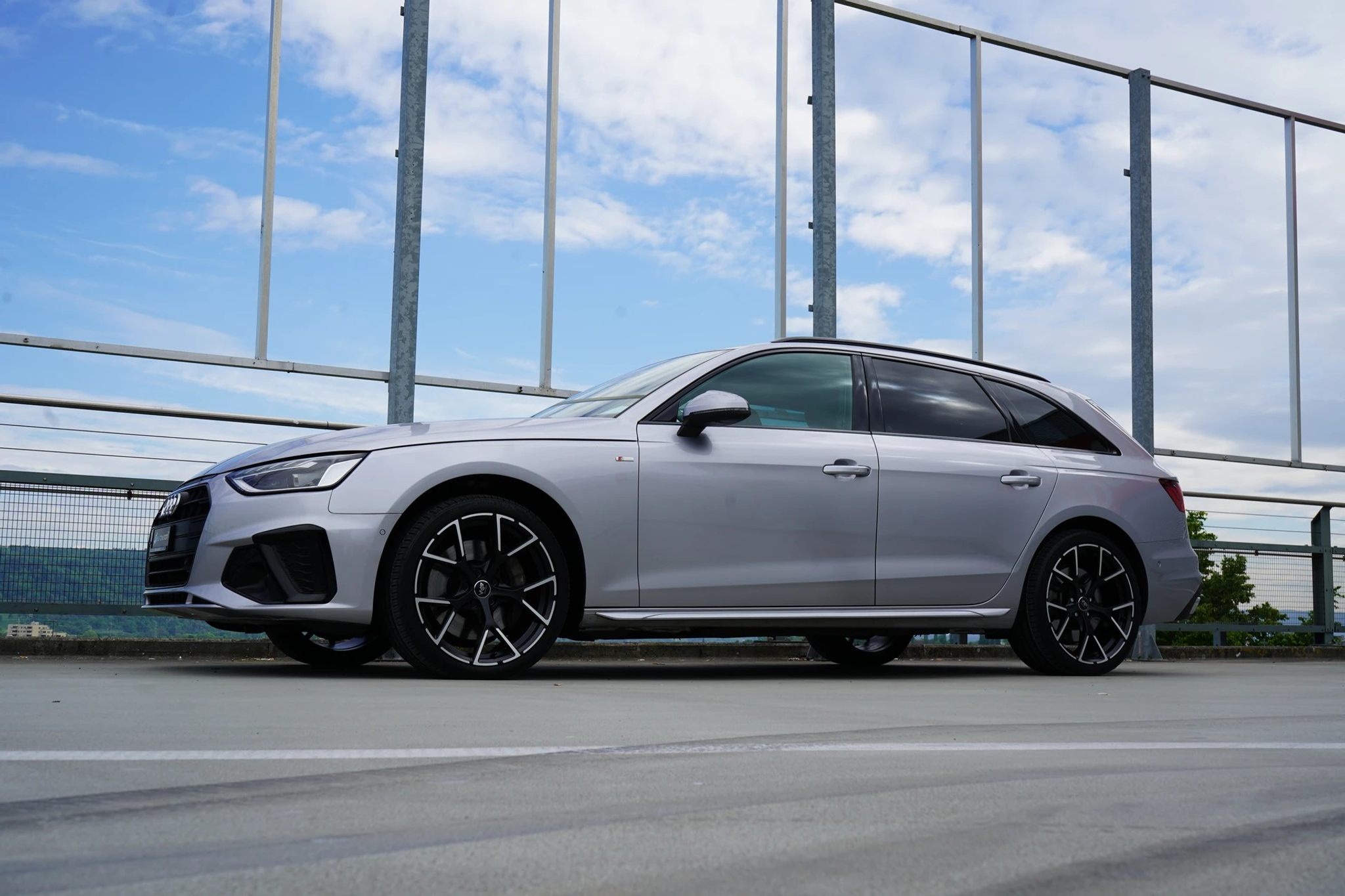 listing desktop thumbnail image 12