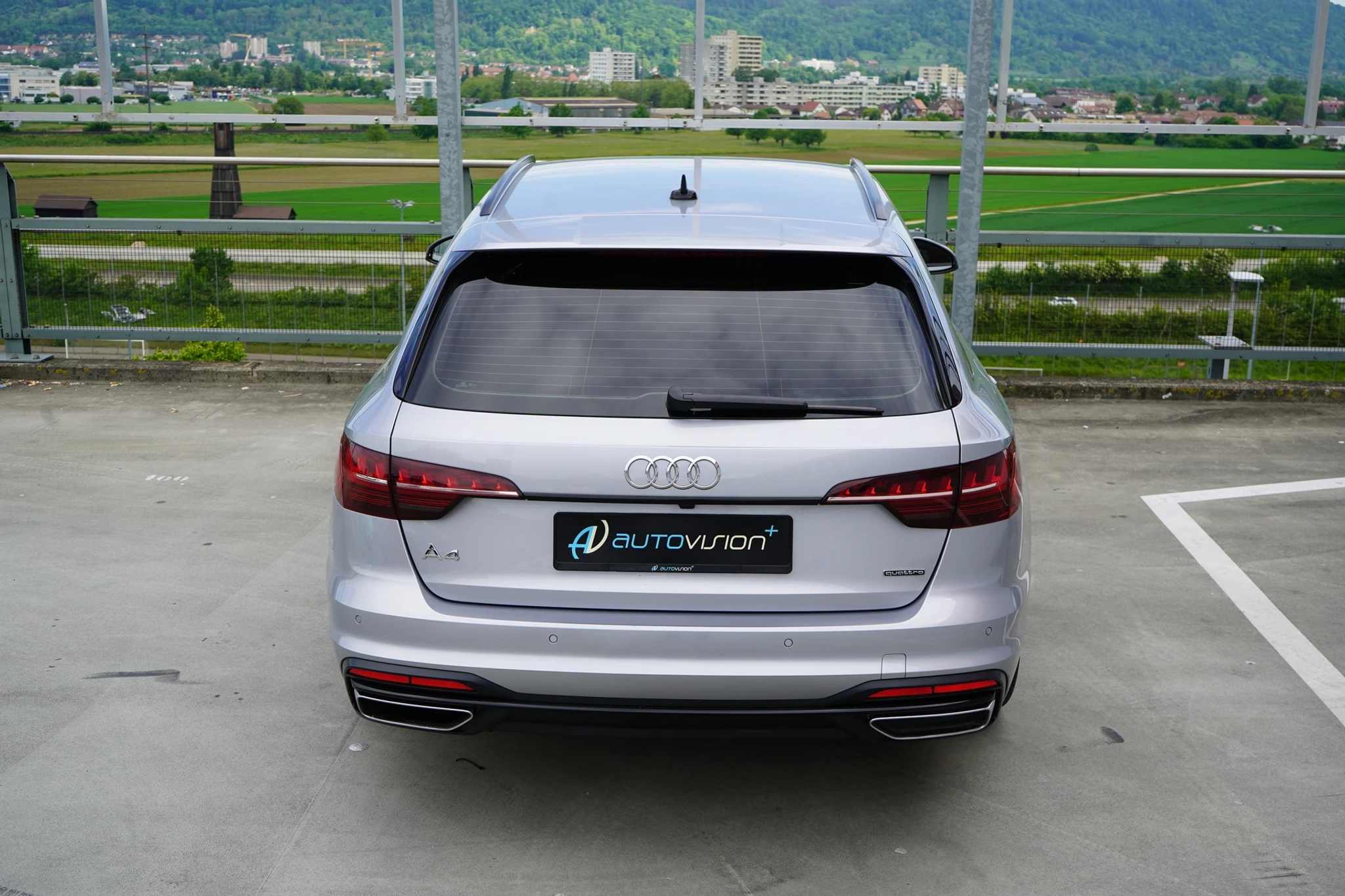 listing desktop thumbnail image 15