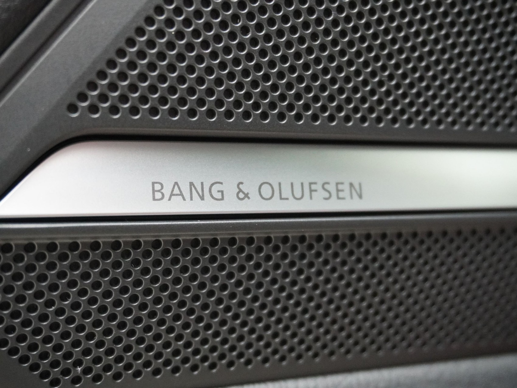 listing desktop thumbnail image 21