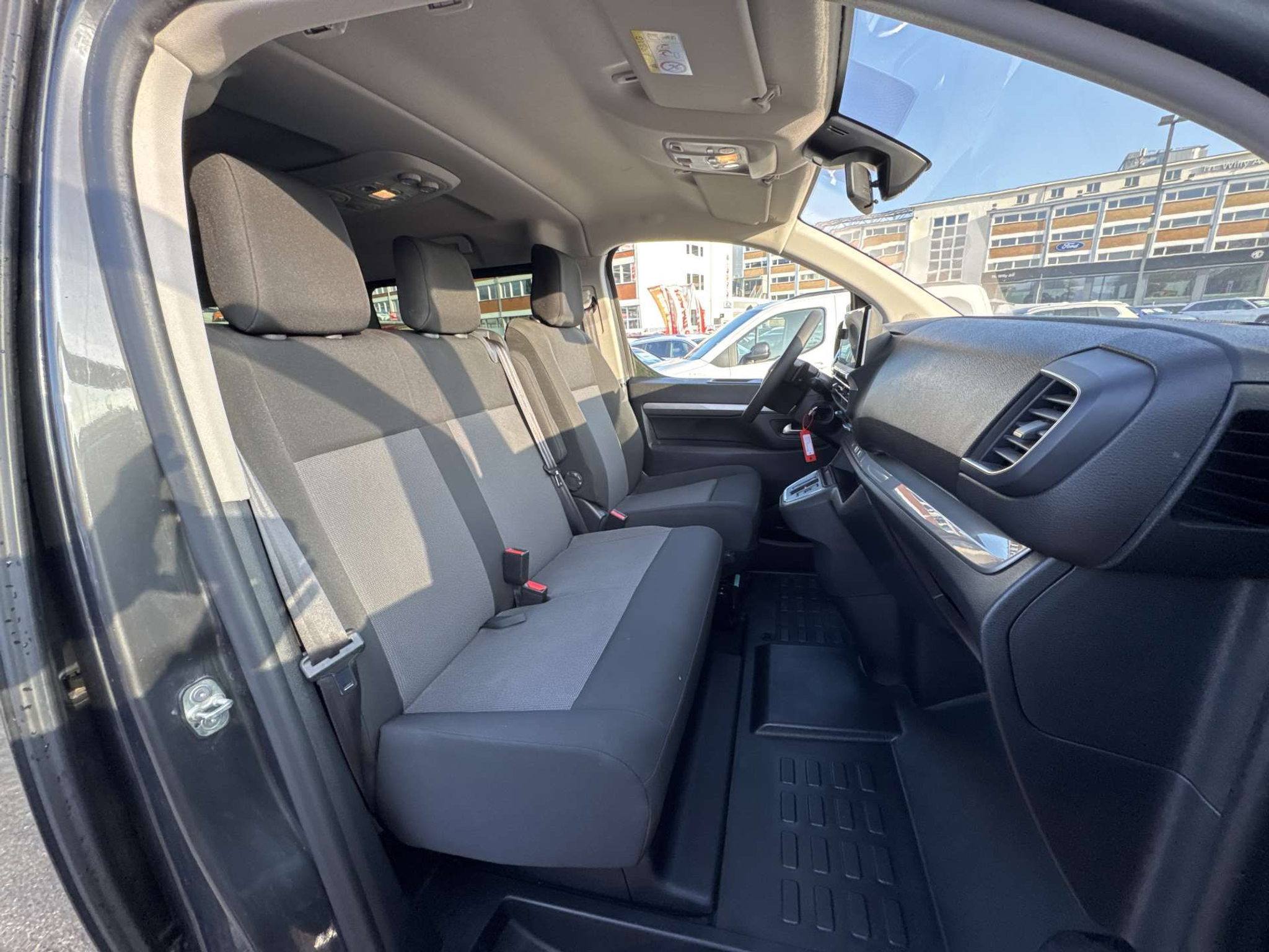 listing desktop thumbnail image 12