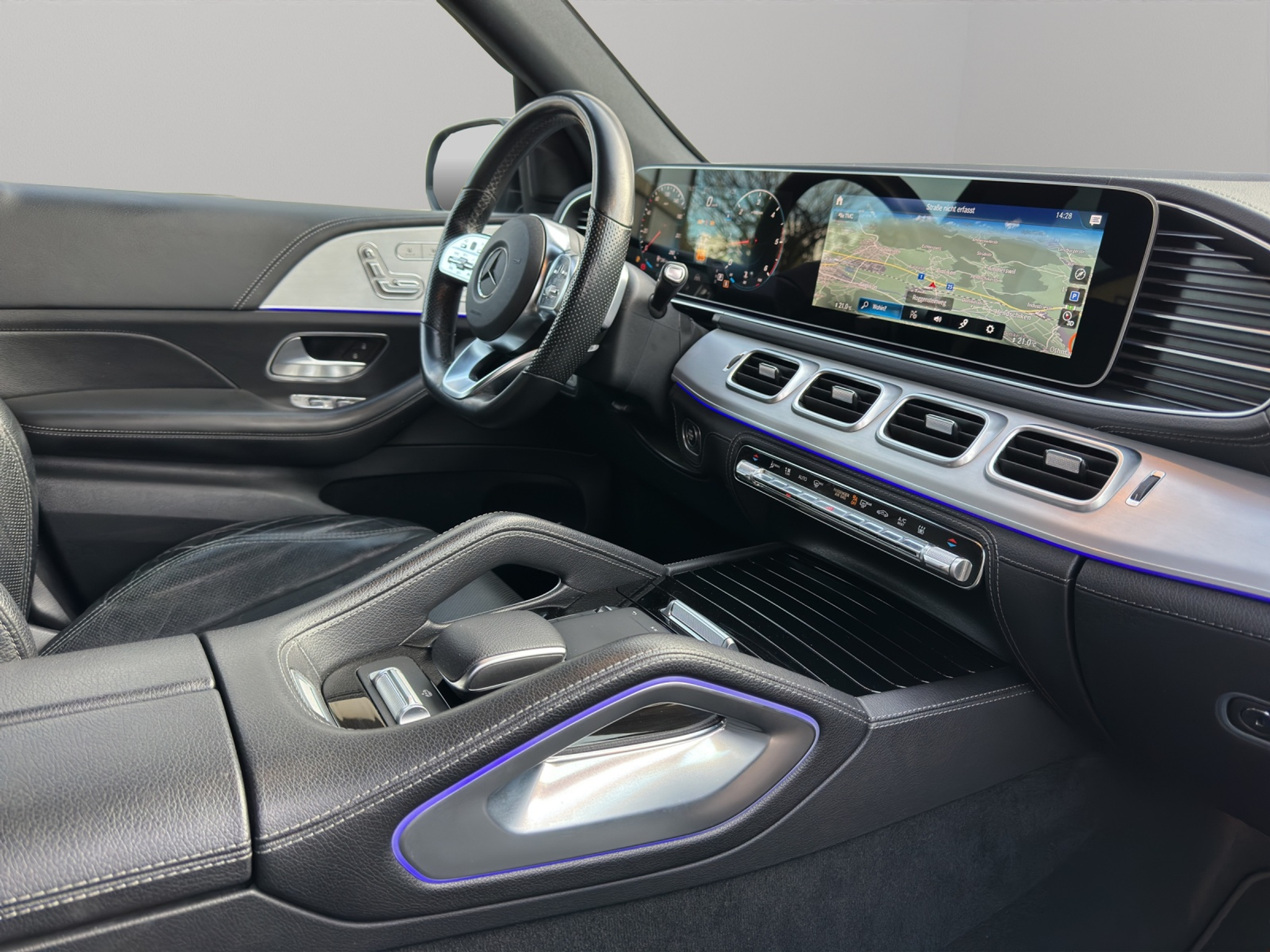 listing desktop thumbnail image 11