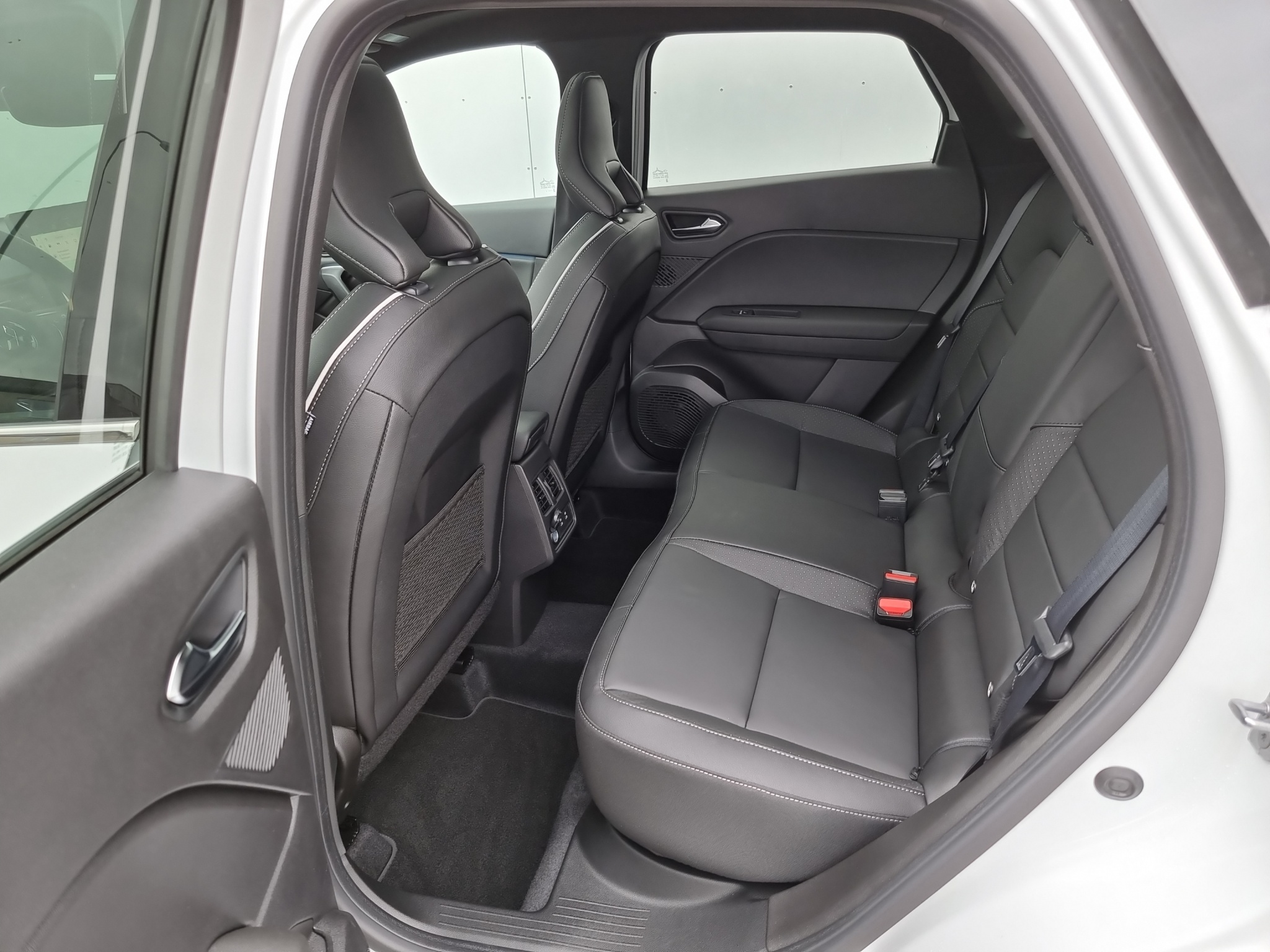 listing desktop thumbnail image 13