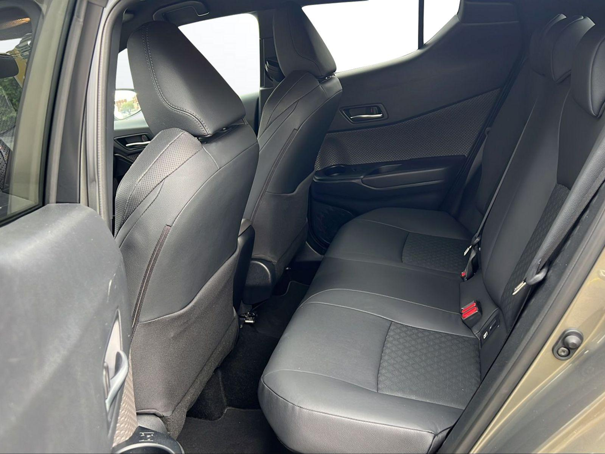 listing desktop thumbnail image 5