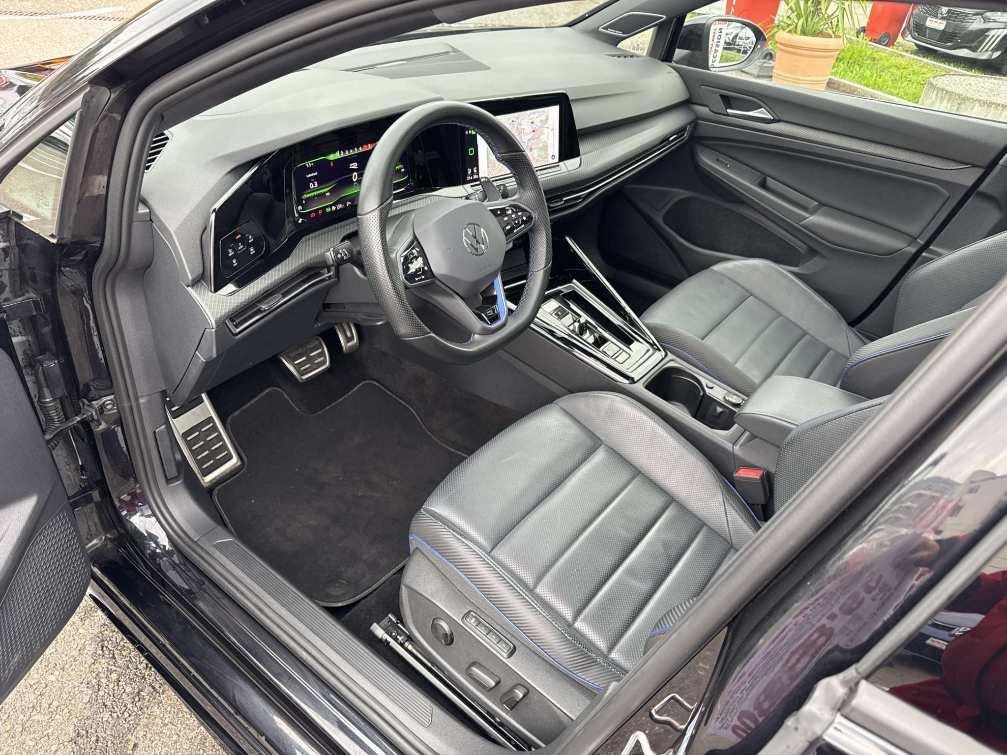 listing desktop thumbnail image 5