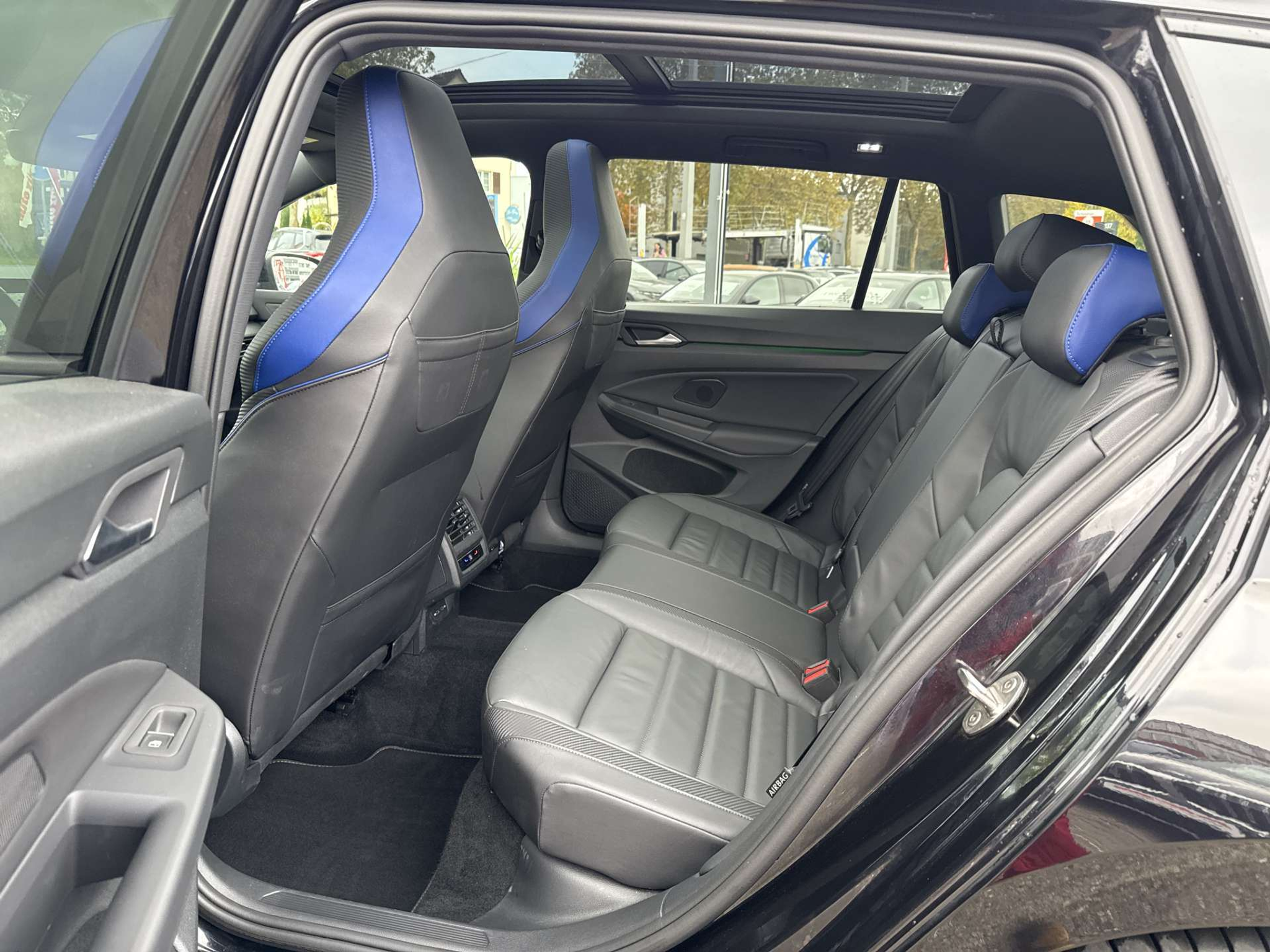 listing desktop thumbnail image 6