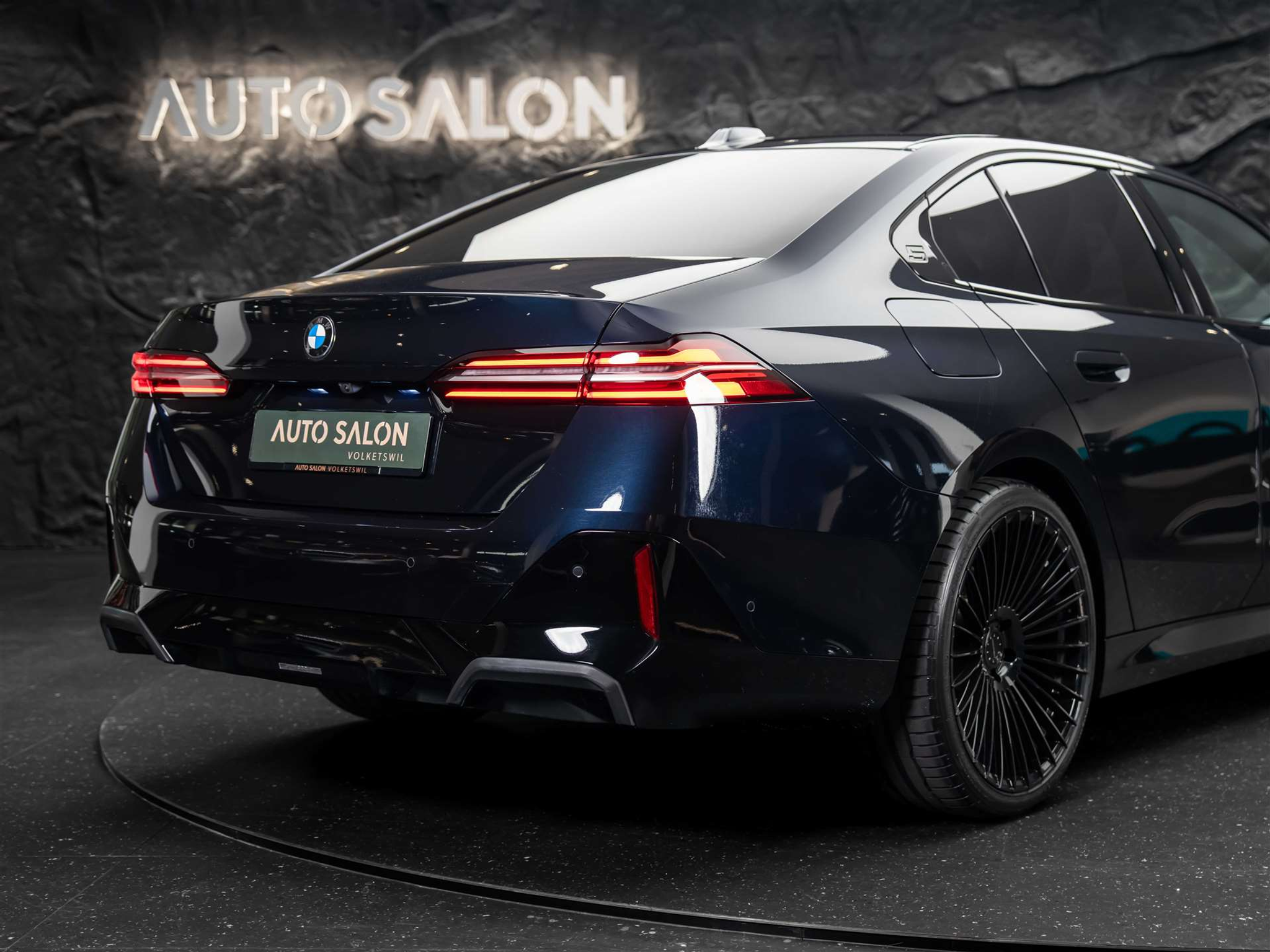 listing desktop thumbnail image 22