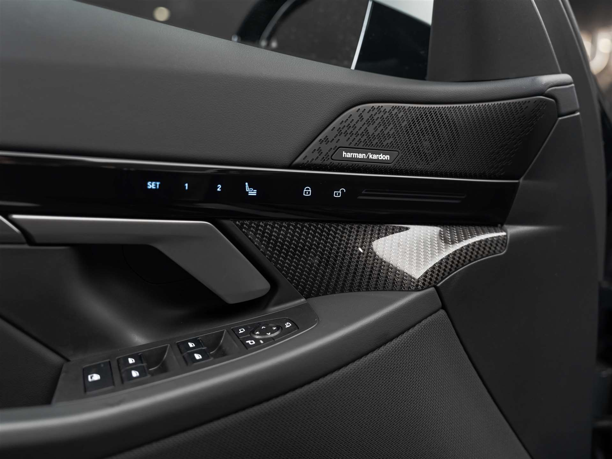 listing desktop thumbnail image 24