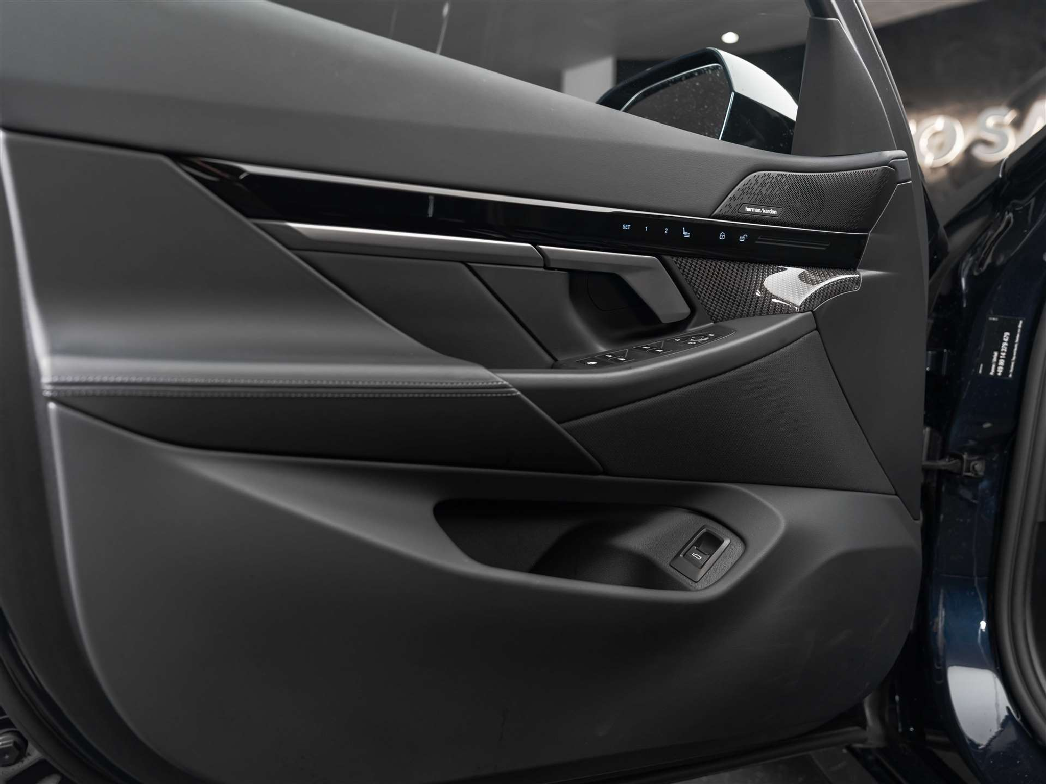 listing desktop thumbnail image 23