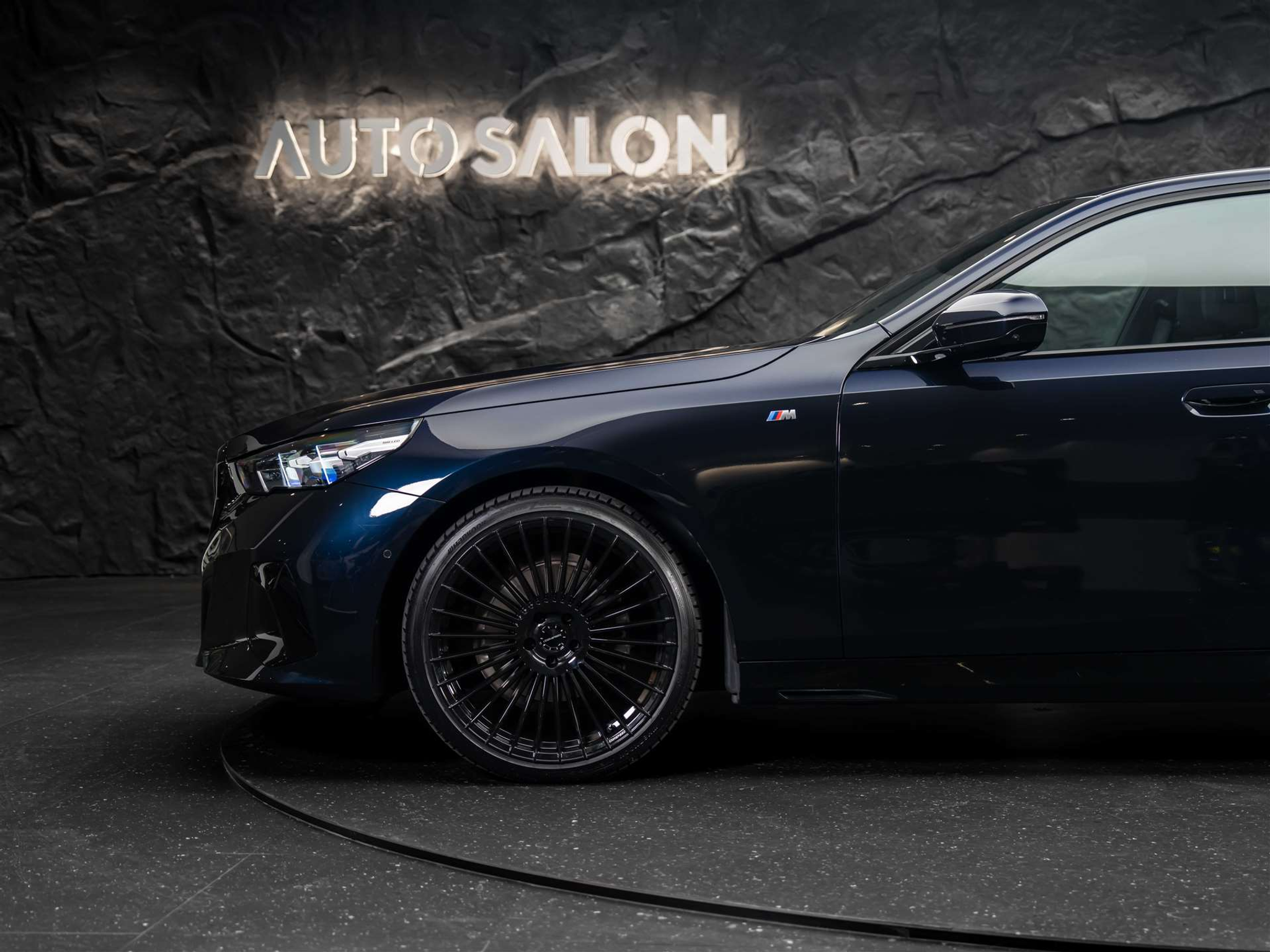 listing desktop thumbnail image 17