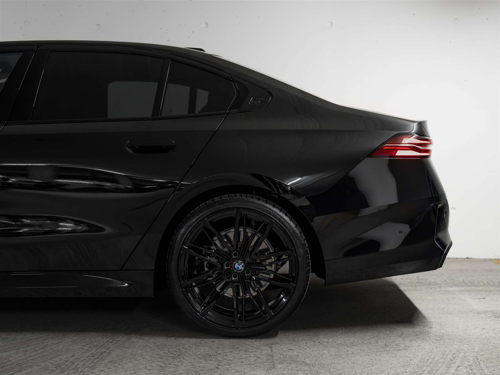 listing desktop thumbnail image 18