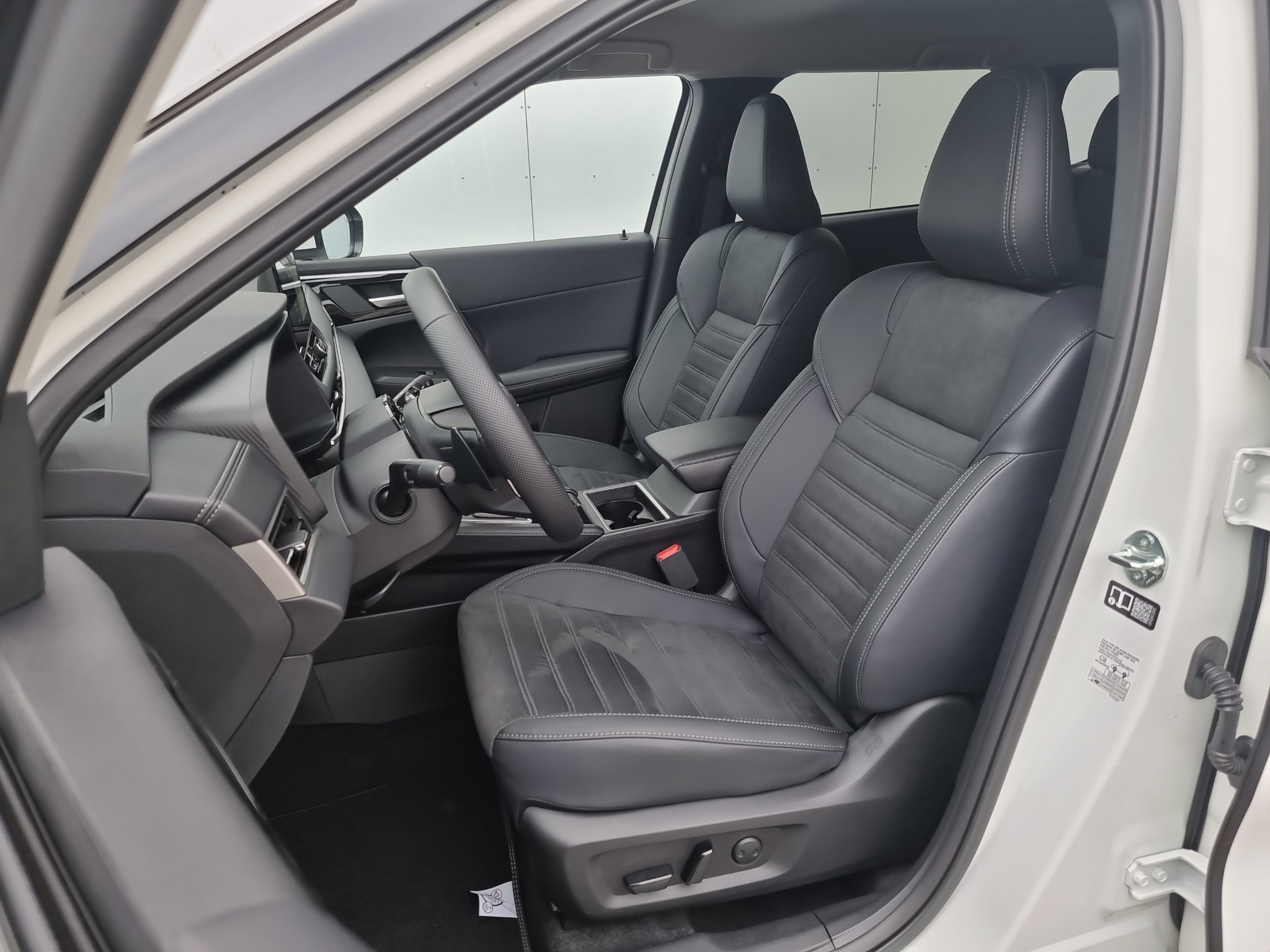 listing desktop thumbnail image 12