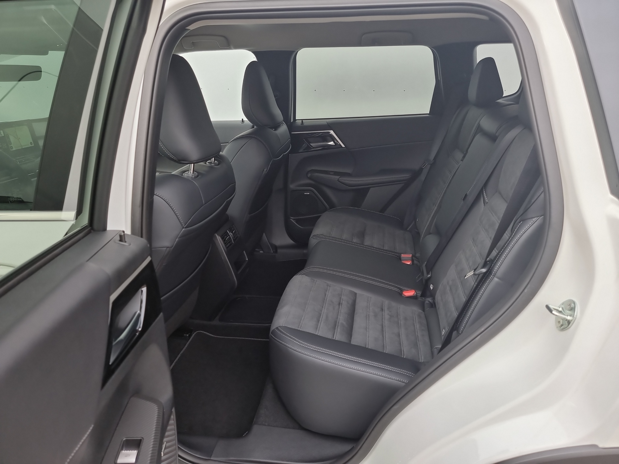 listing desktop thumbnail image 13