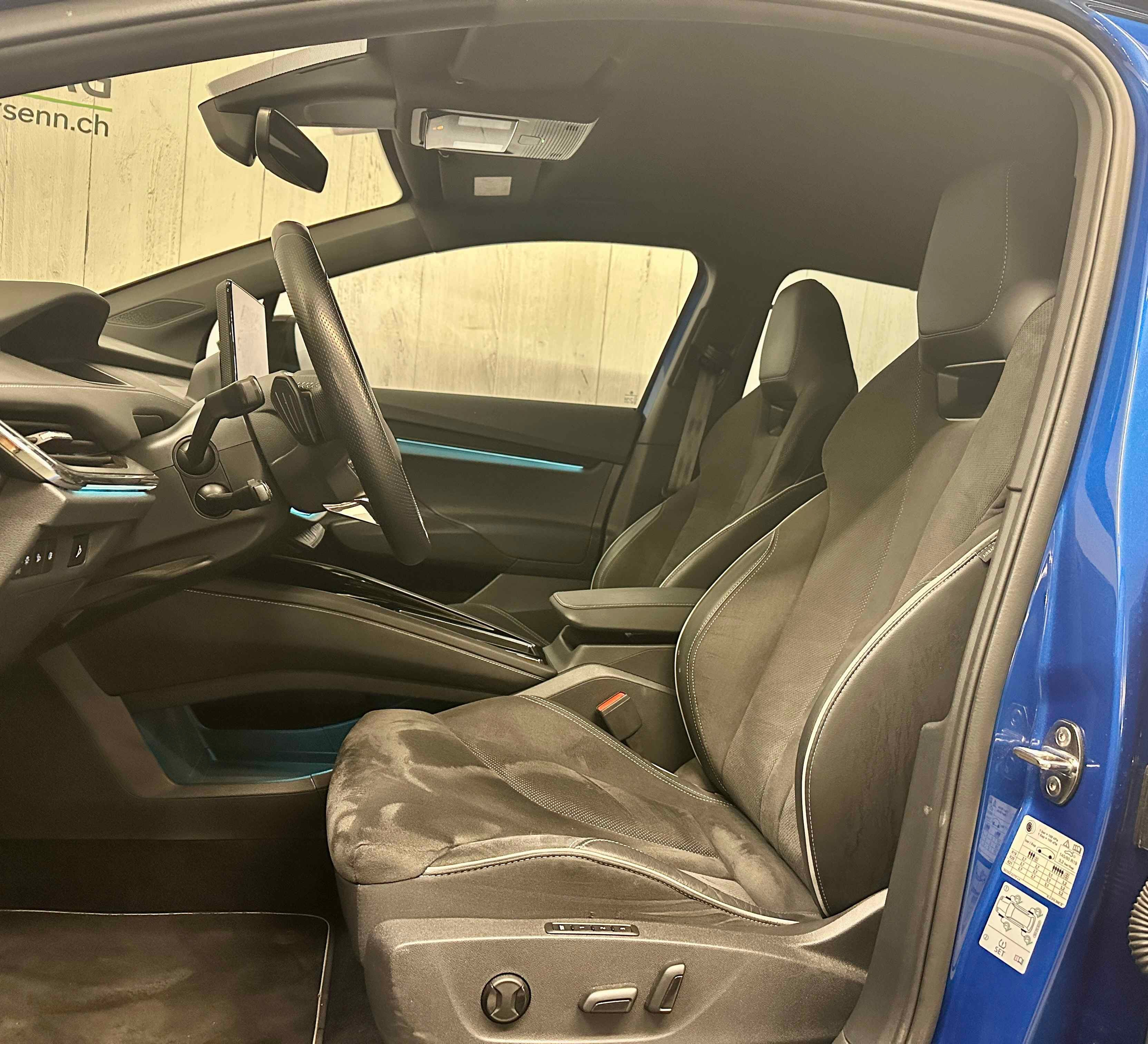 listing desktop thumbnail image 8