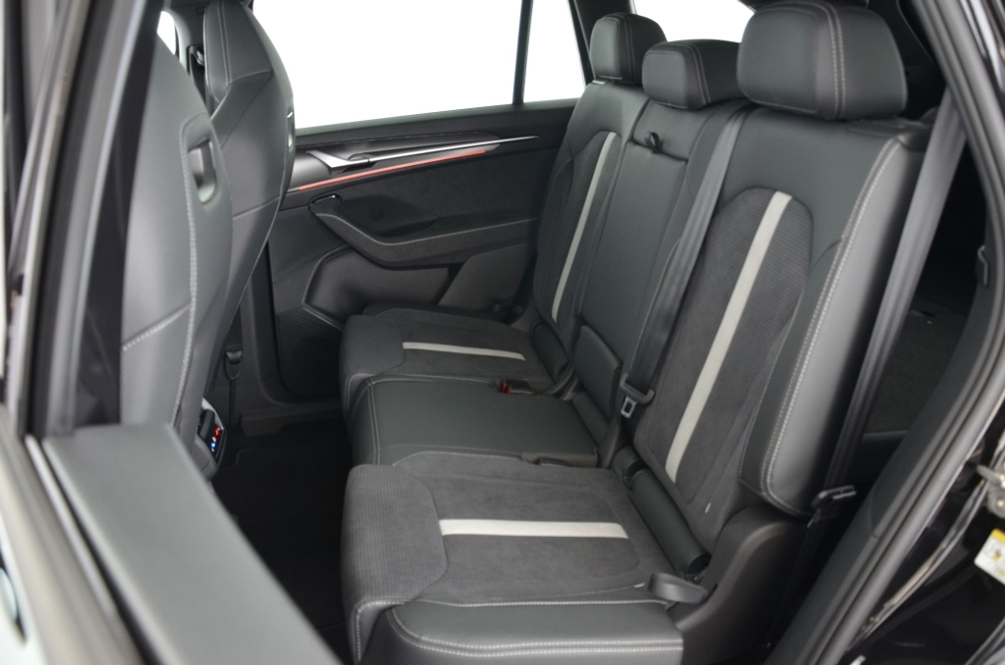 listing desktop thumbnail image 14