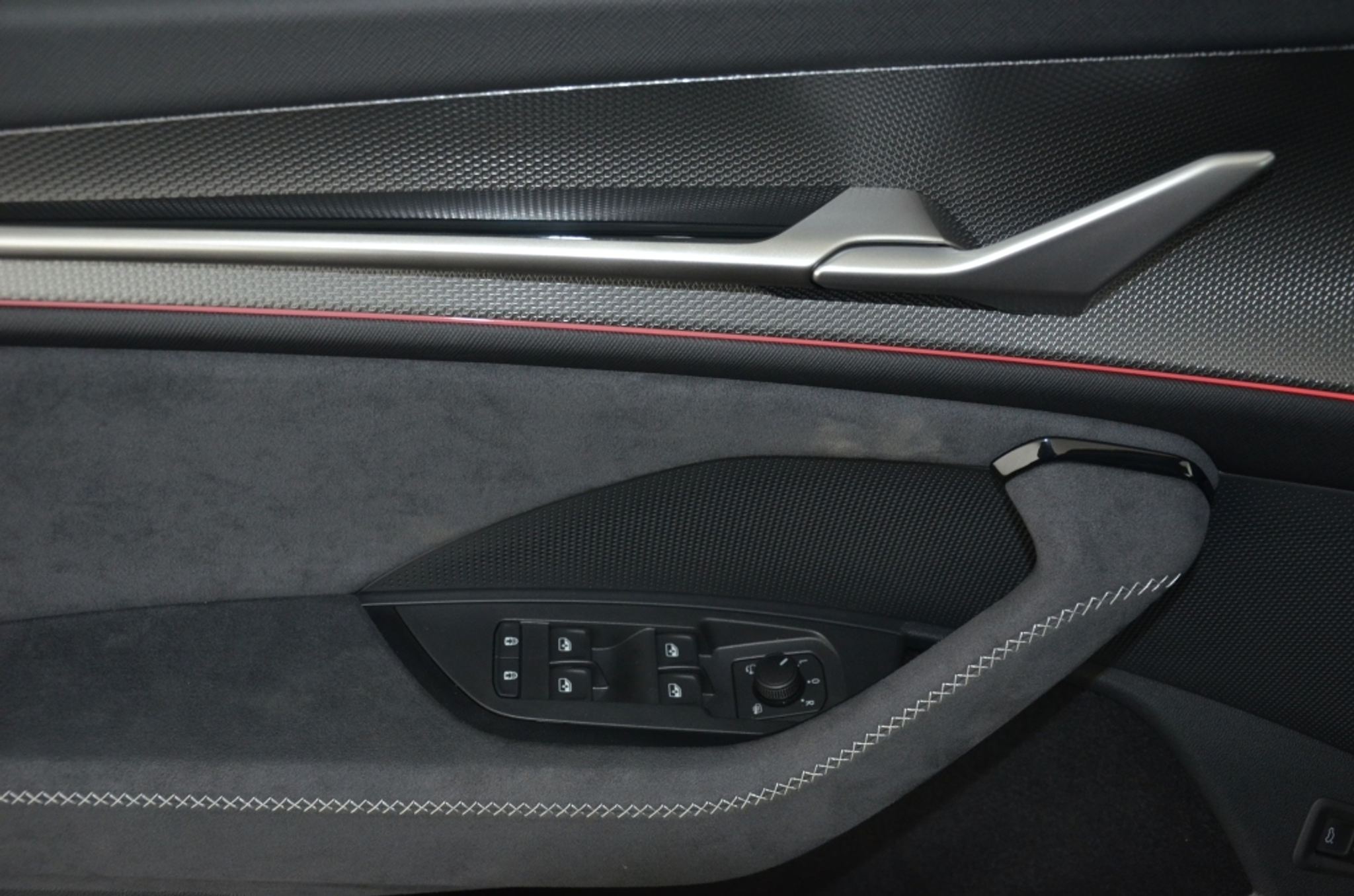 listing desktop thumbnail image 27