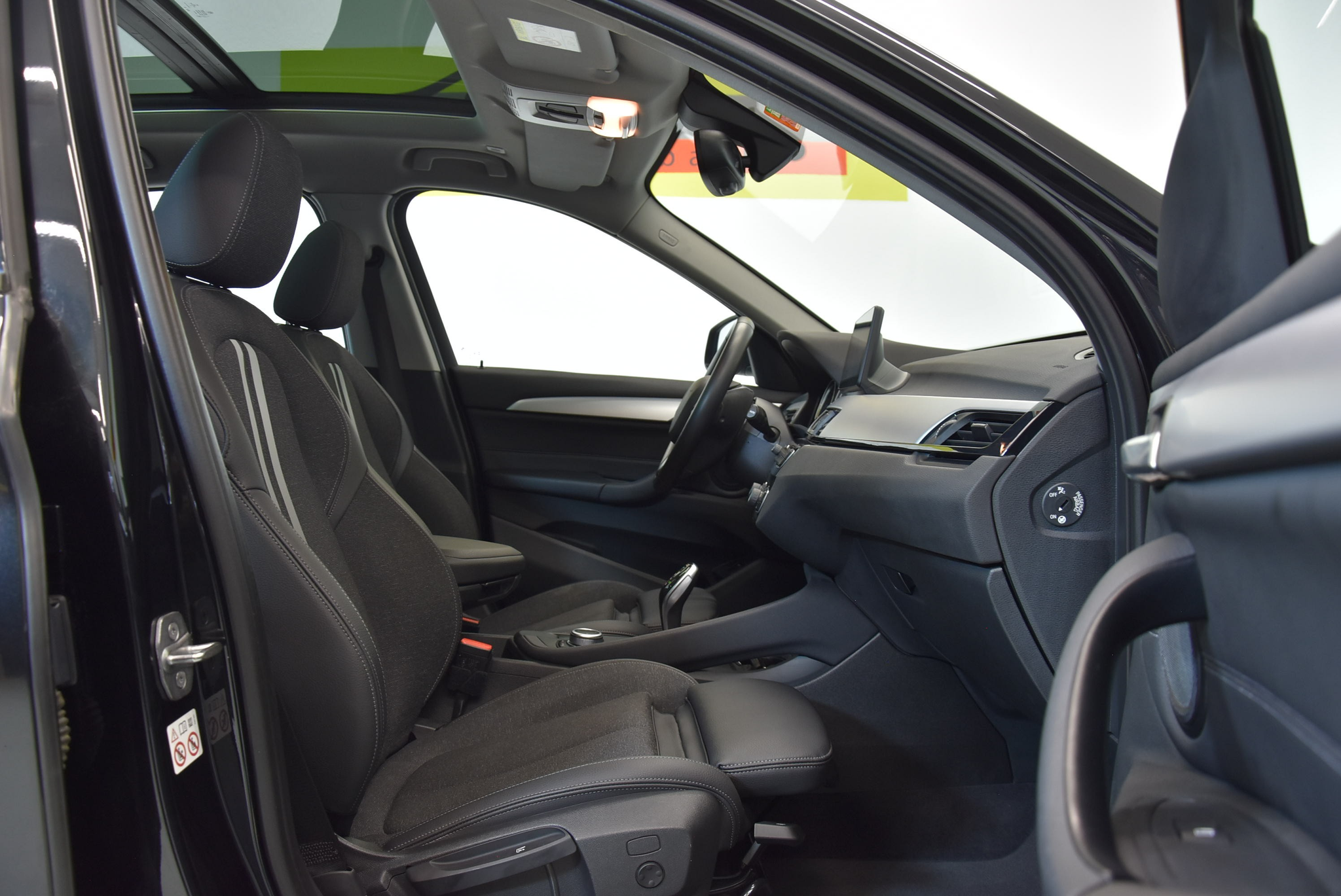 listing desktop thumbnail image 3