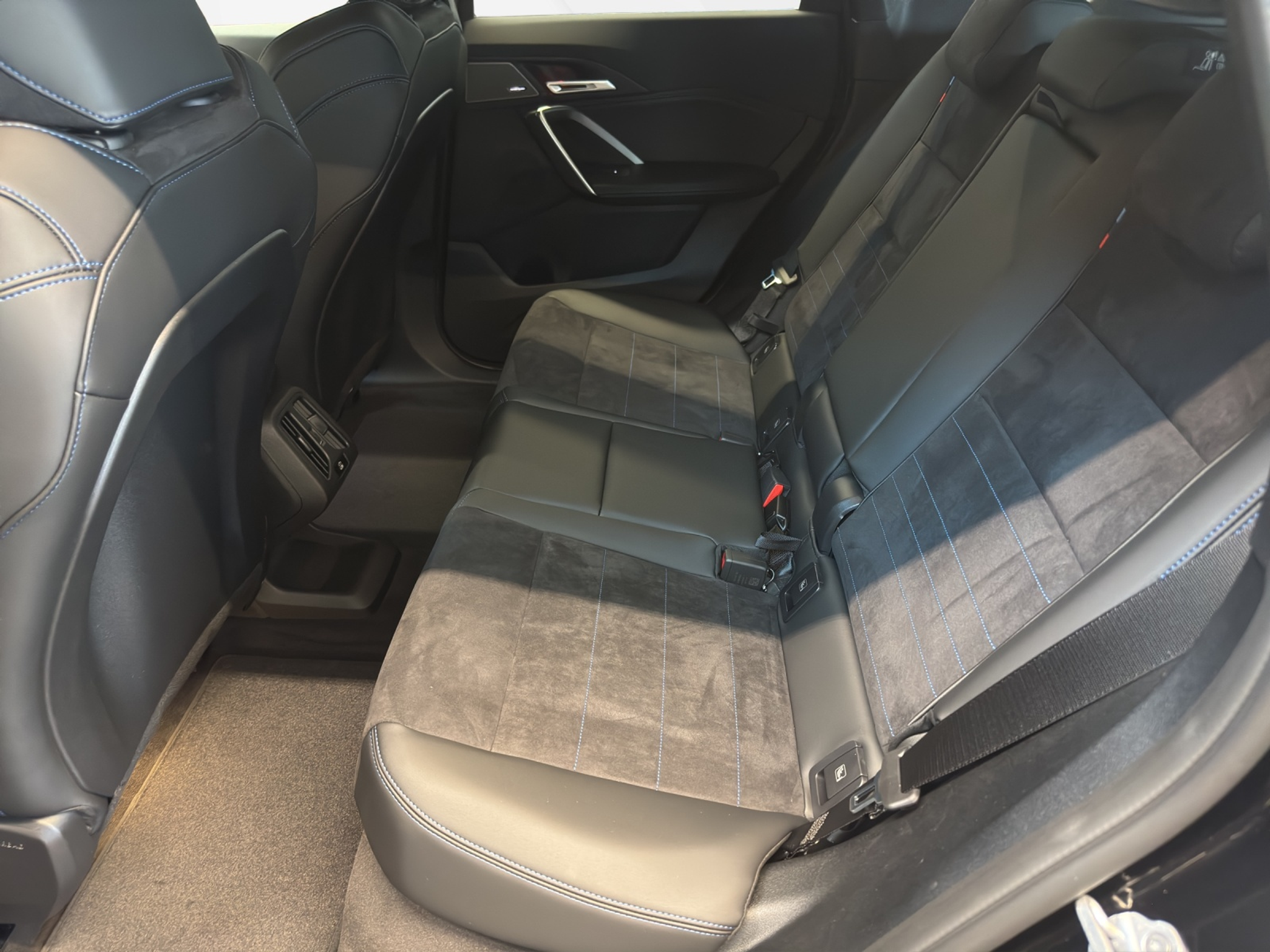 listing desktop thumbnail image 10