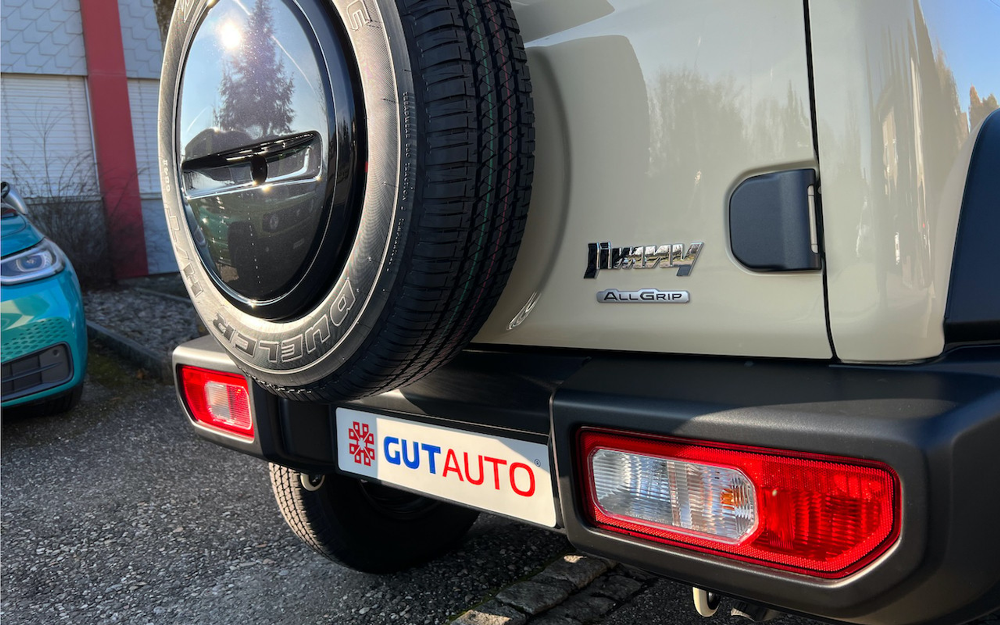 listing desktop thumbnail image 11