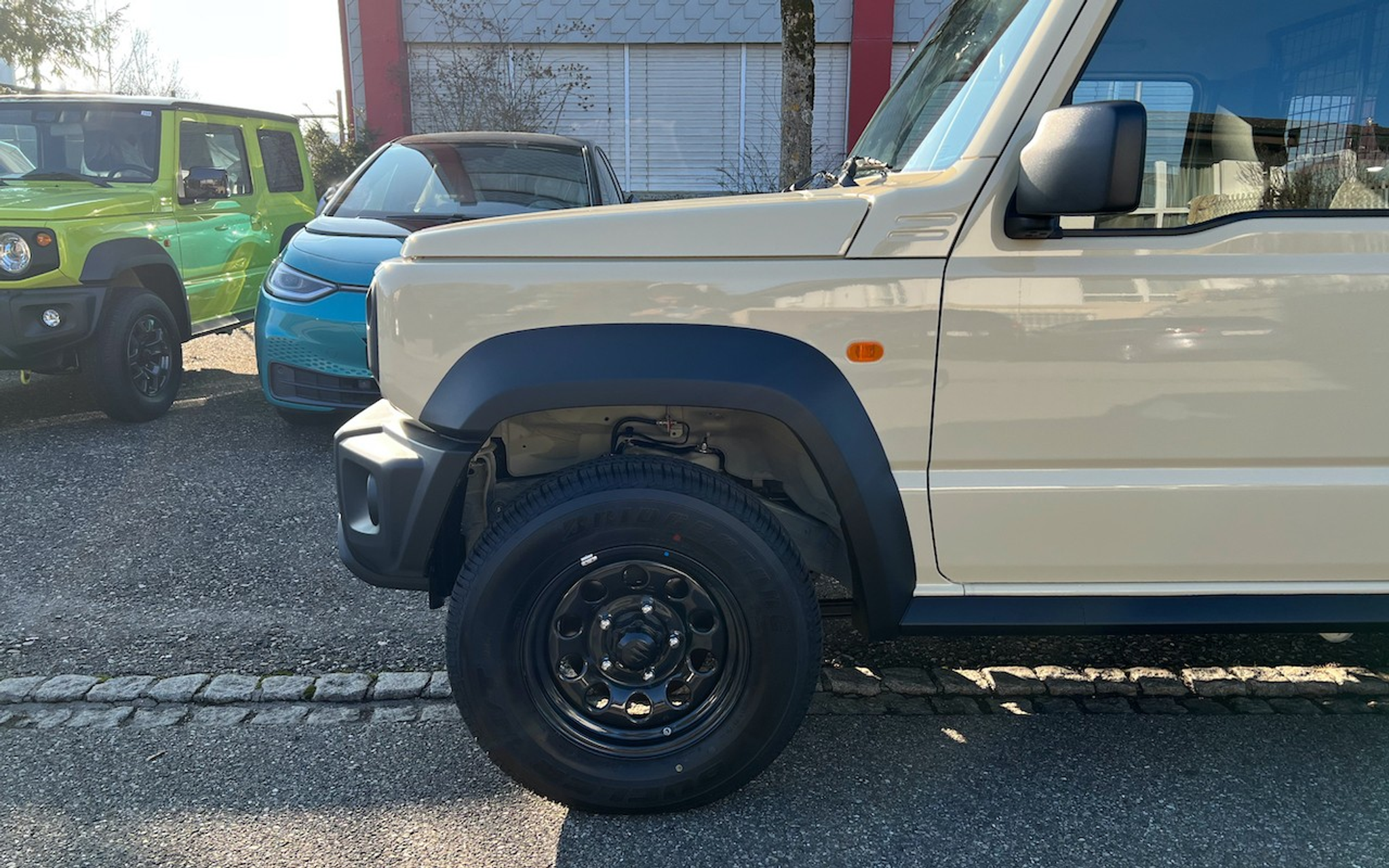 listing desktop thumbnail image 9