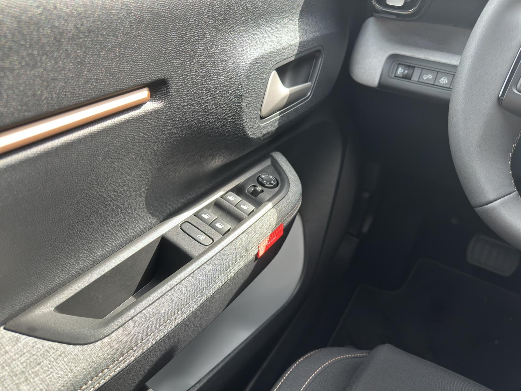 listing desktop thumbnail image 12