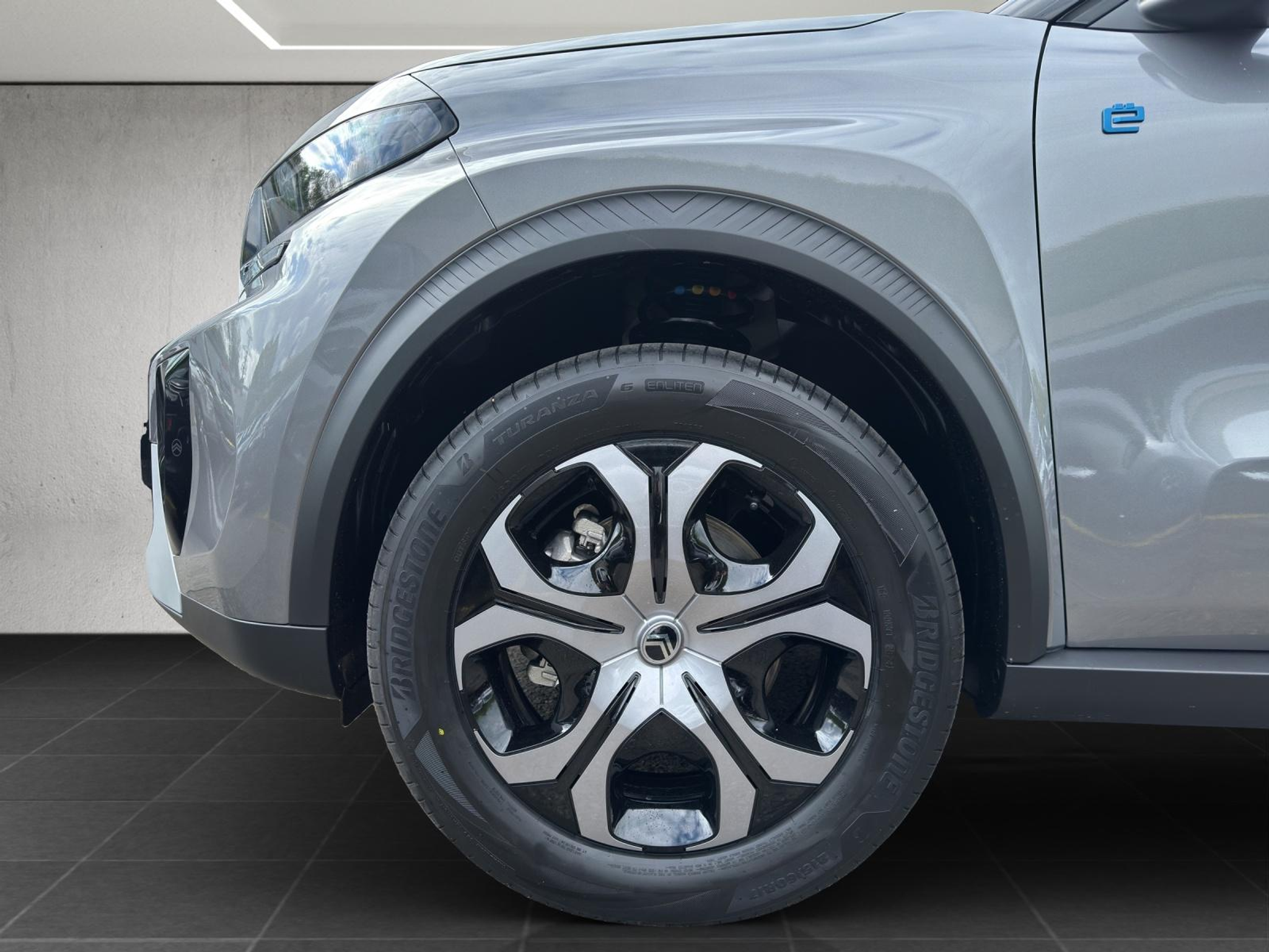 listing desktop thumbnail image 17