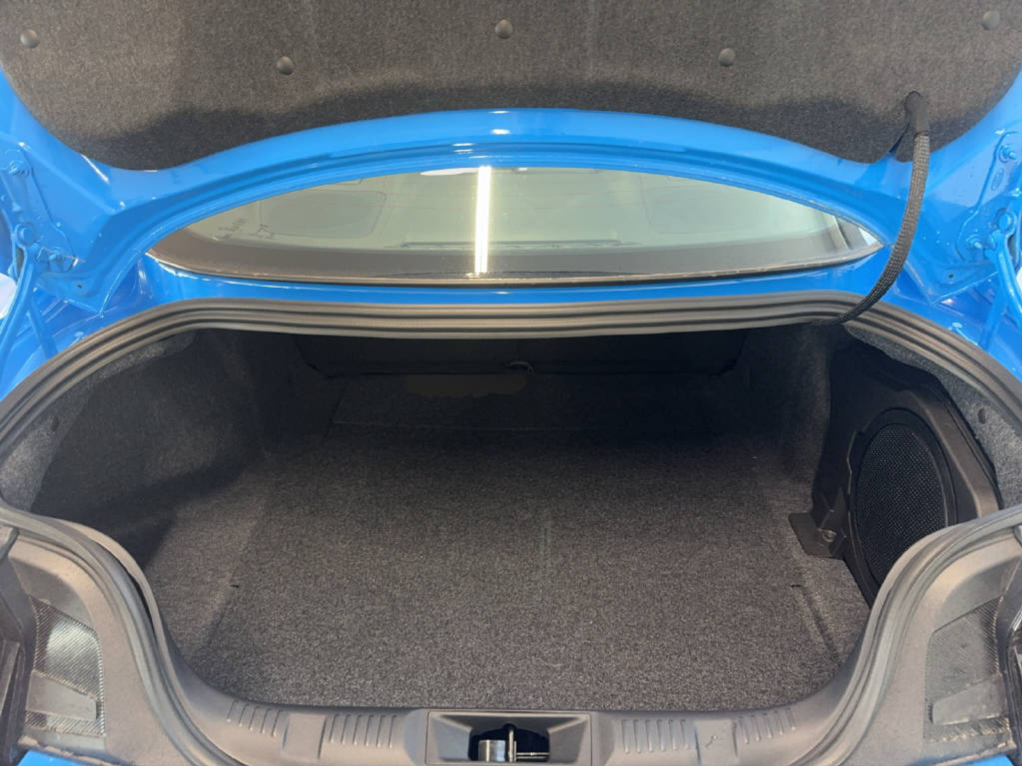 listing desktop thumbnail image 12