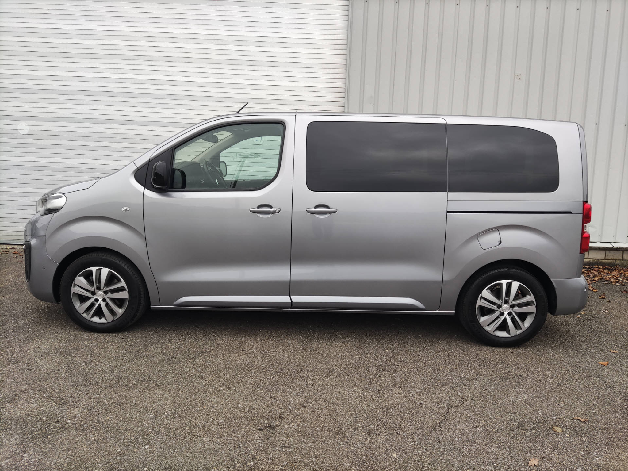 listing desktop thumbnail image 9