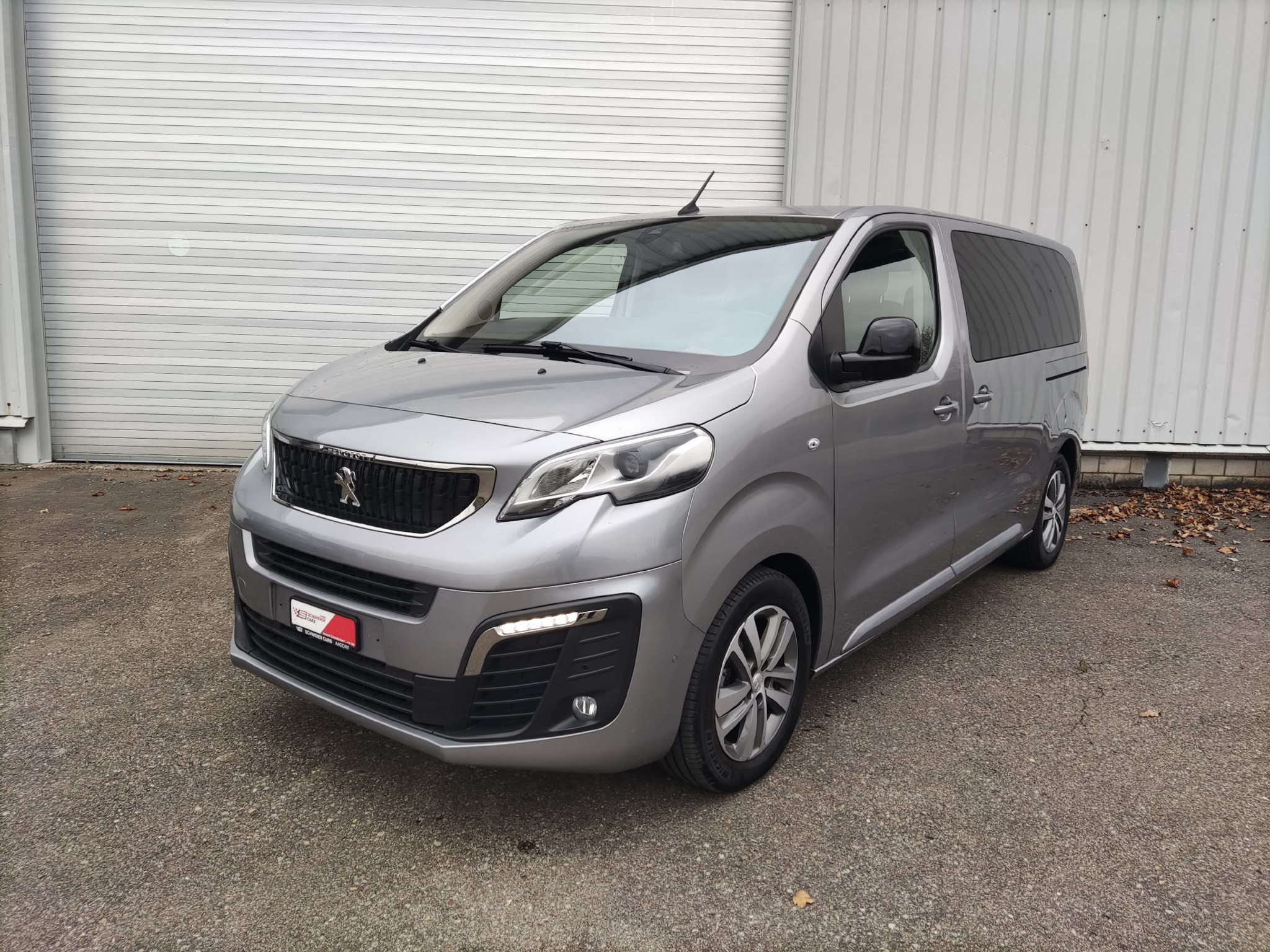 listing desktop thumbnail image 1