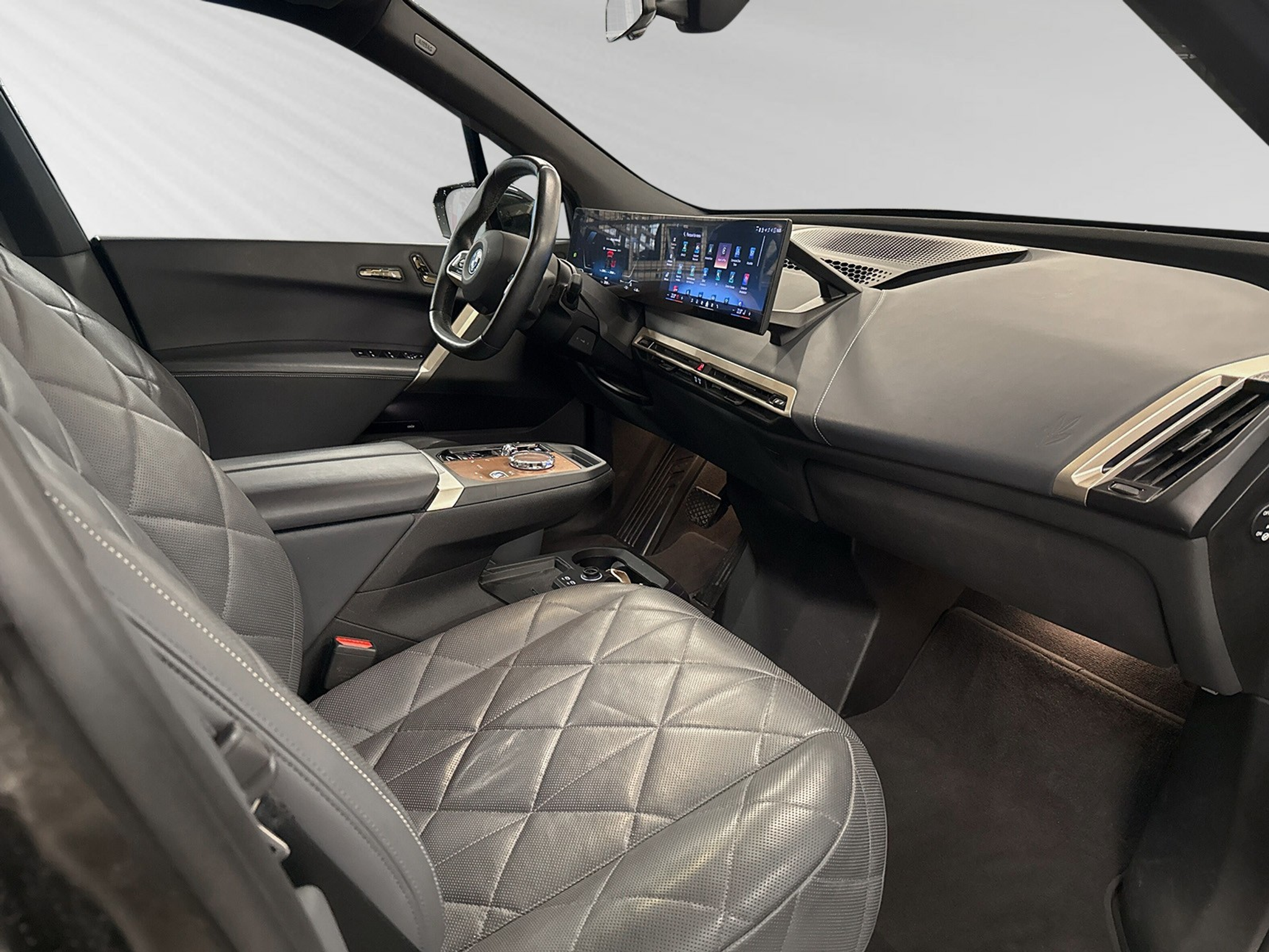 listing desktop thumbnail image 5