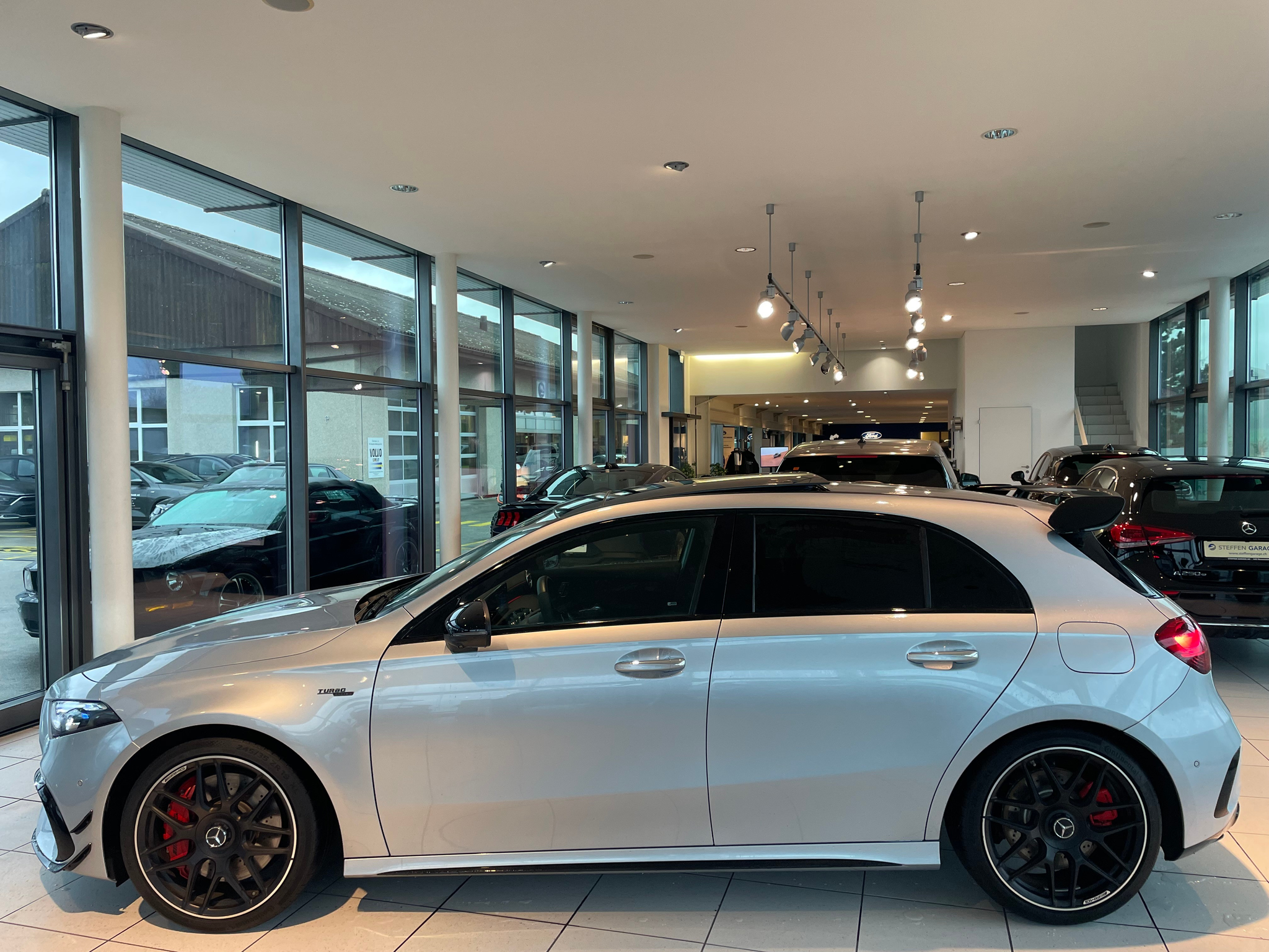 listing desktop thumbnail image 8