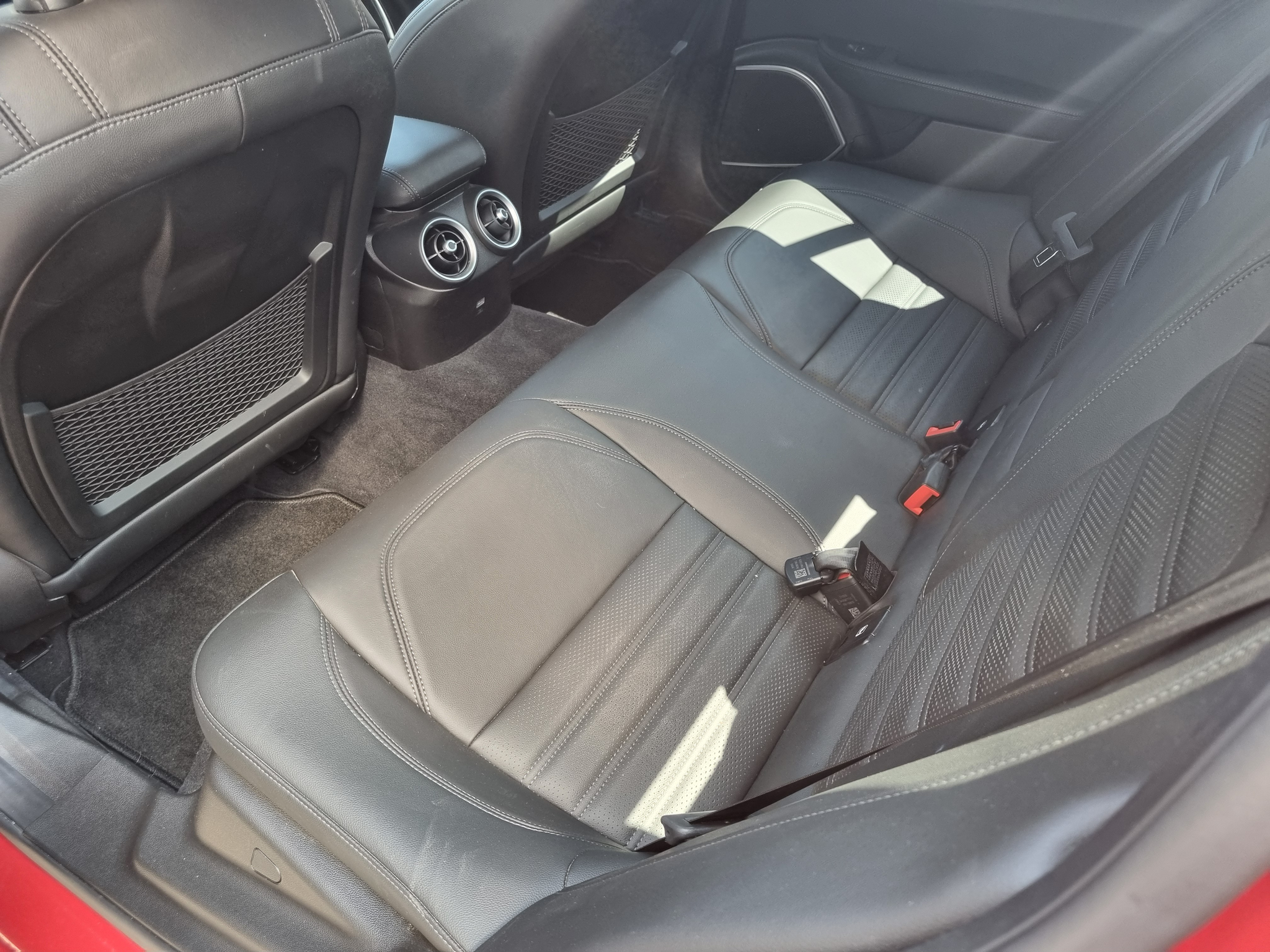 listing desktop thumbnail image 8