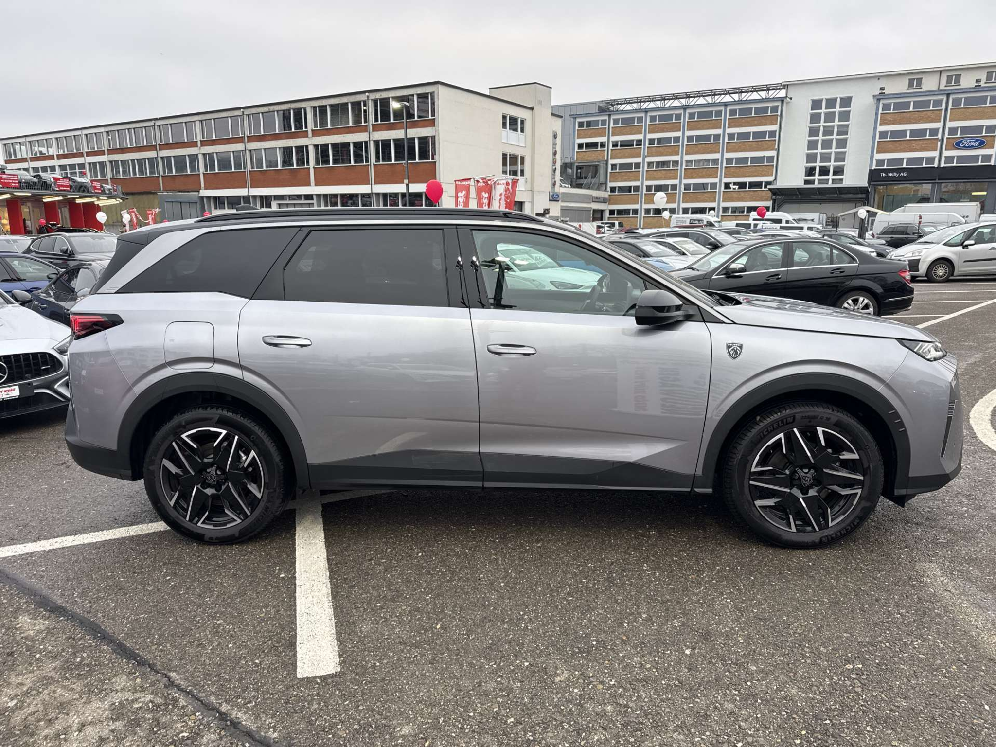 listing desktop thumbnail image 10