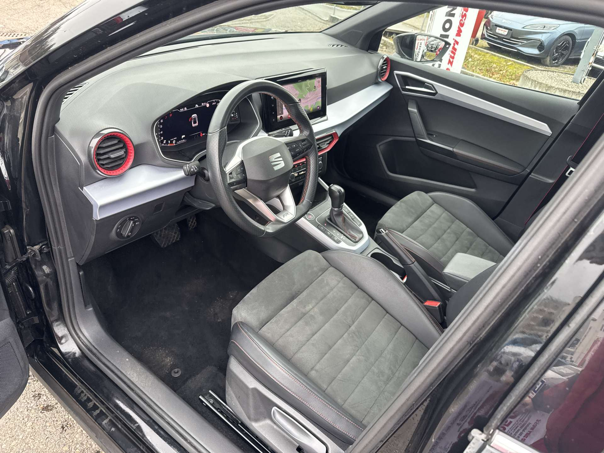 listing desktop thumbnail image 5