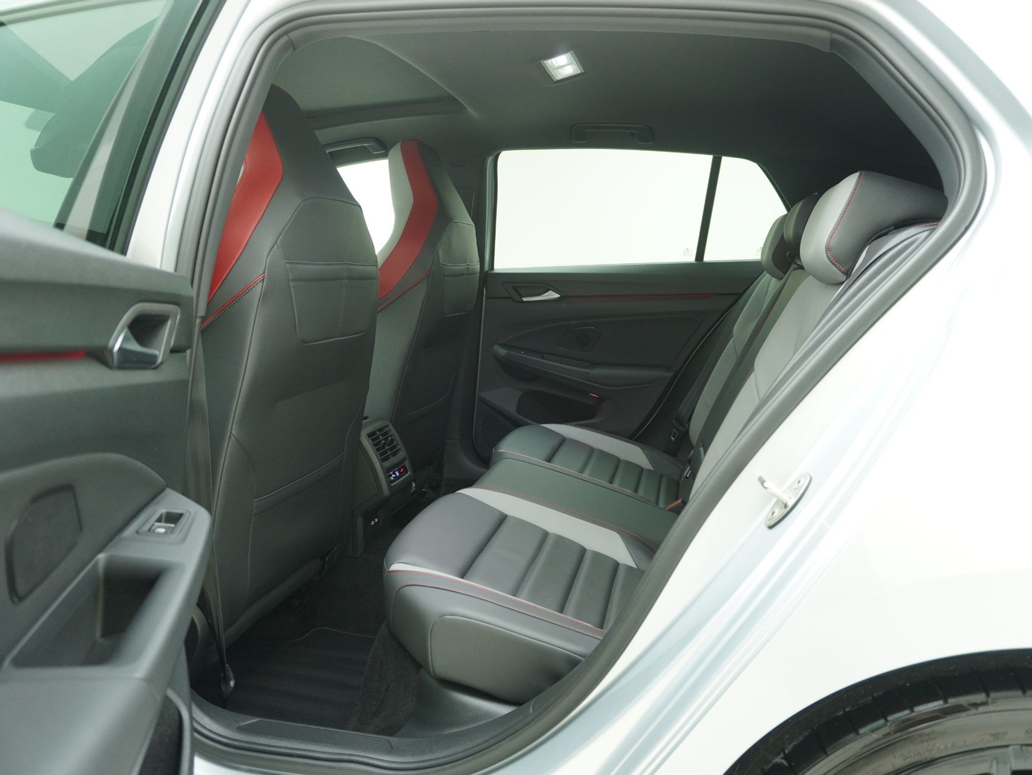 listing desktop thumbnail image 11