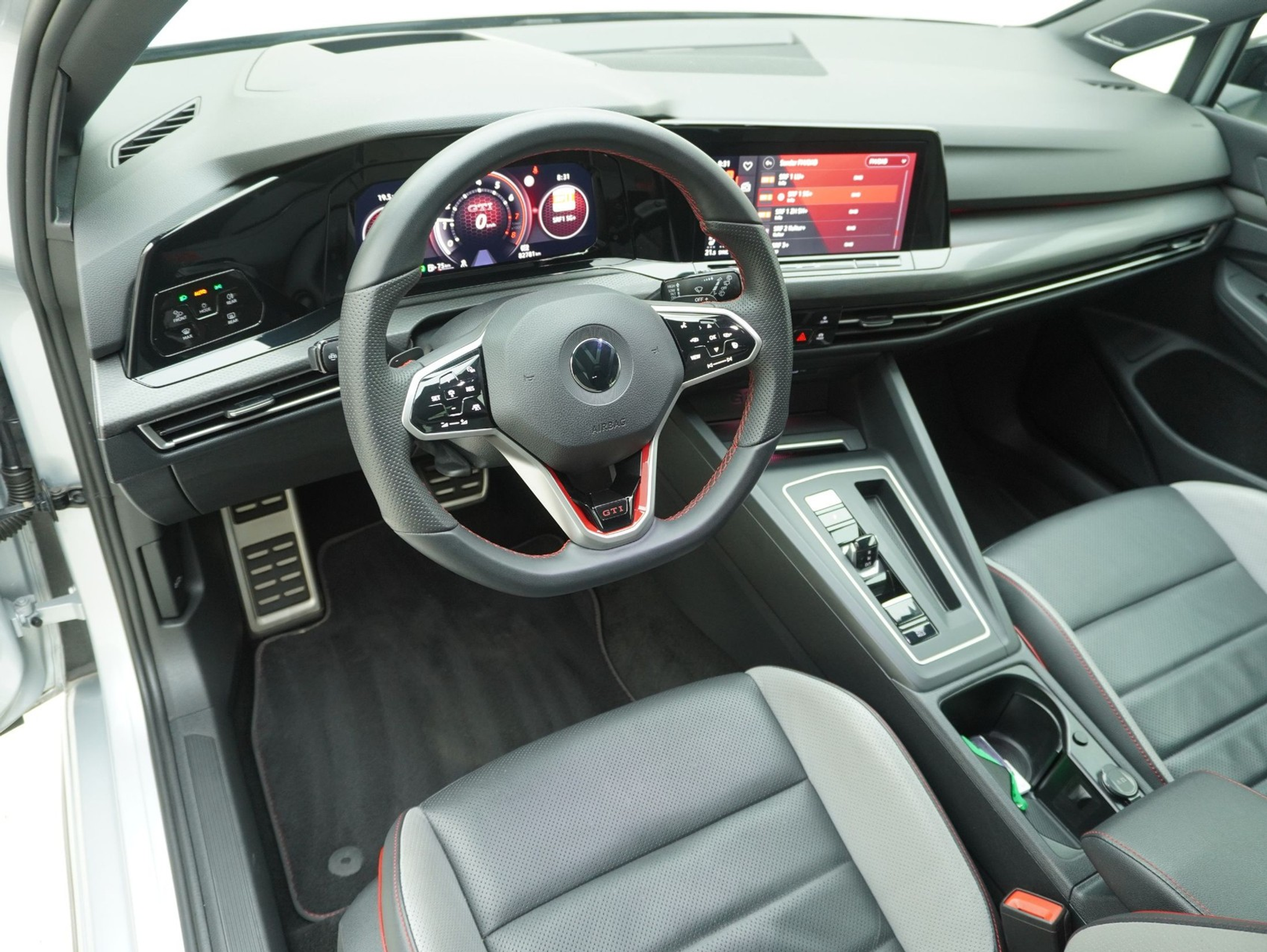 listing desktop thumbnail image 8