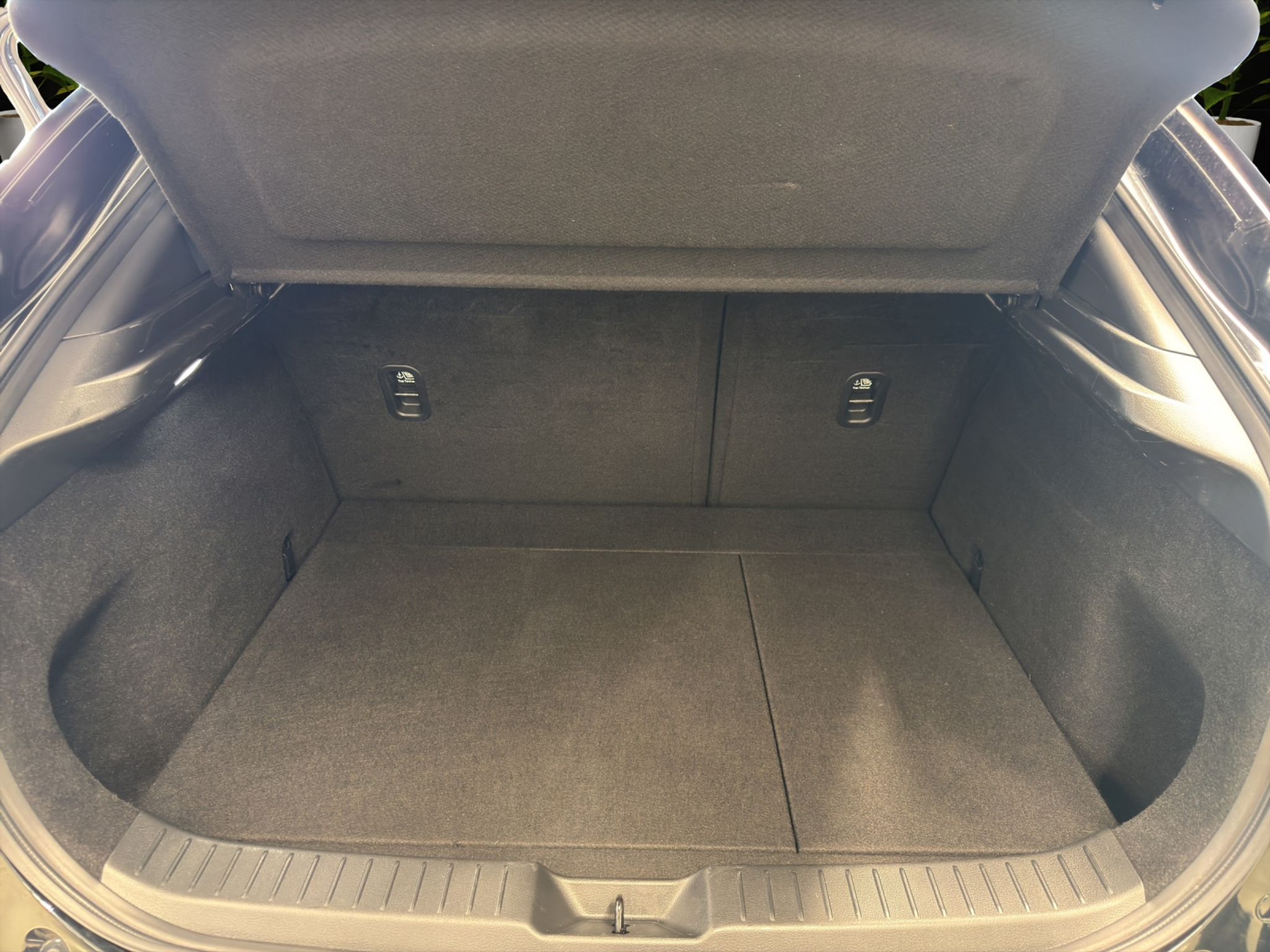 listing desktop thumbnail image 12