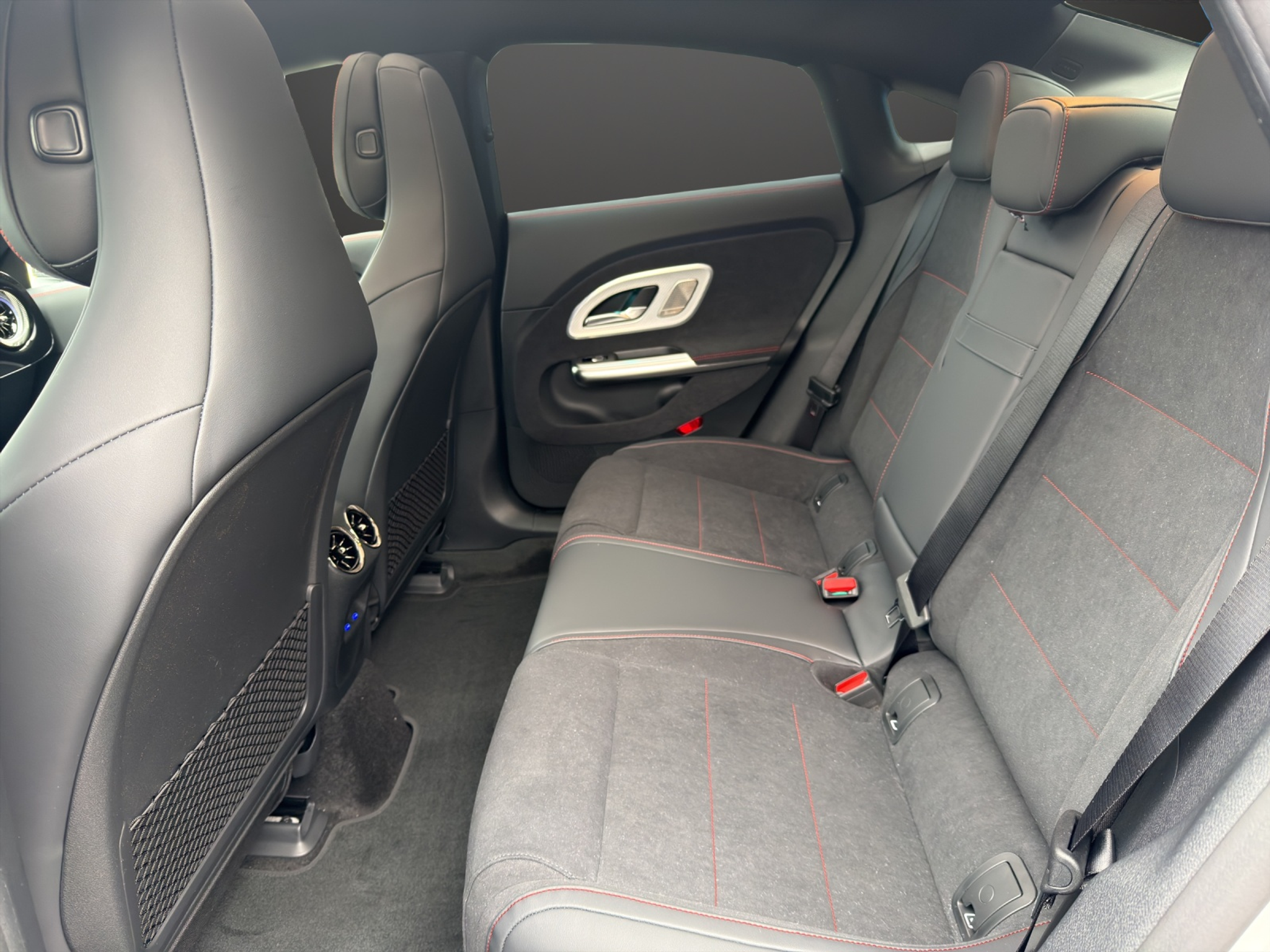 listing desktop thumbnail image 11